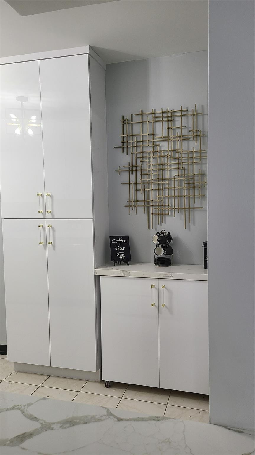 OLYMPUS CONDO PHASE - Residential Lease