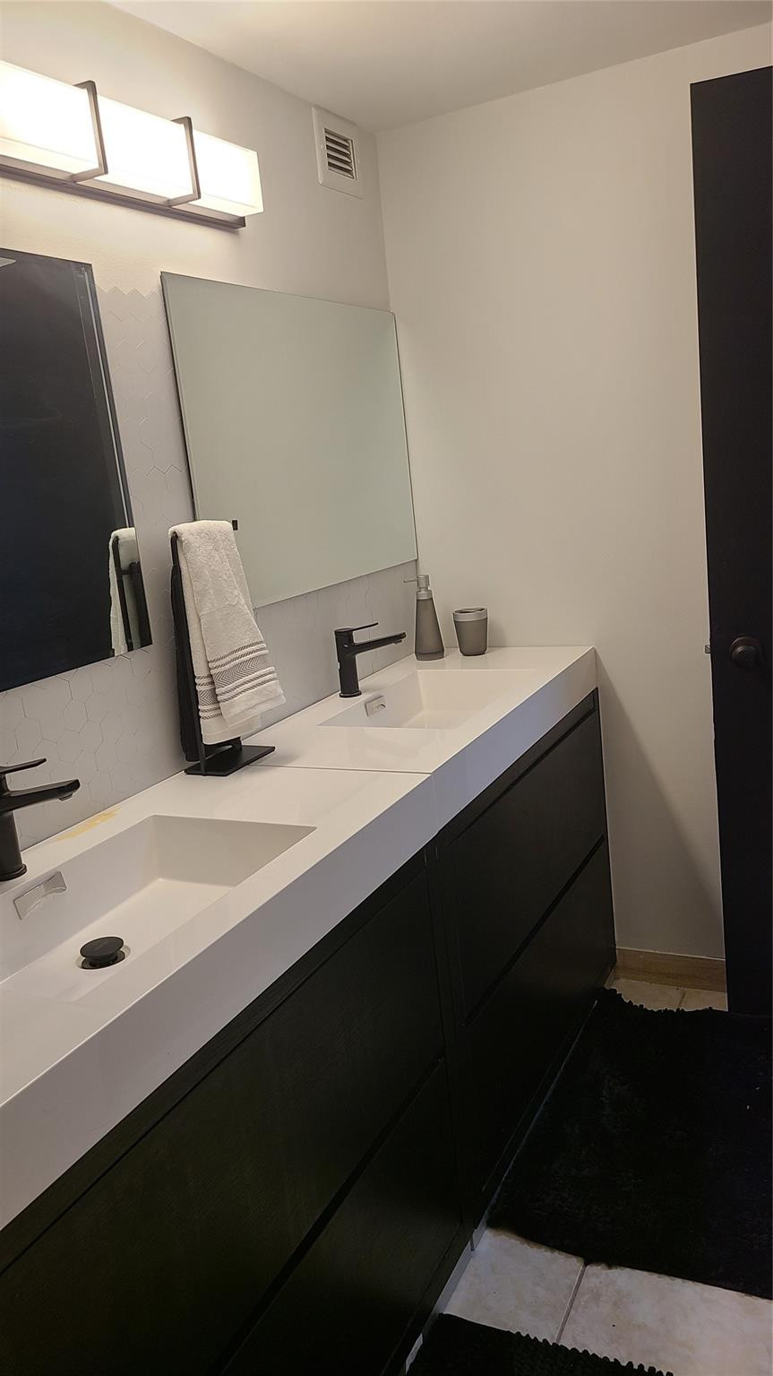 OLYMPUS CONDO PHASE - Residential Lease