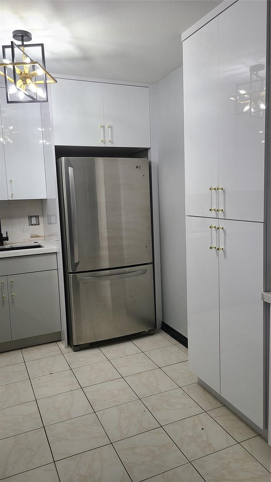 OLYMPUS CONDO PHASE - Residential Lease