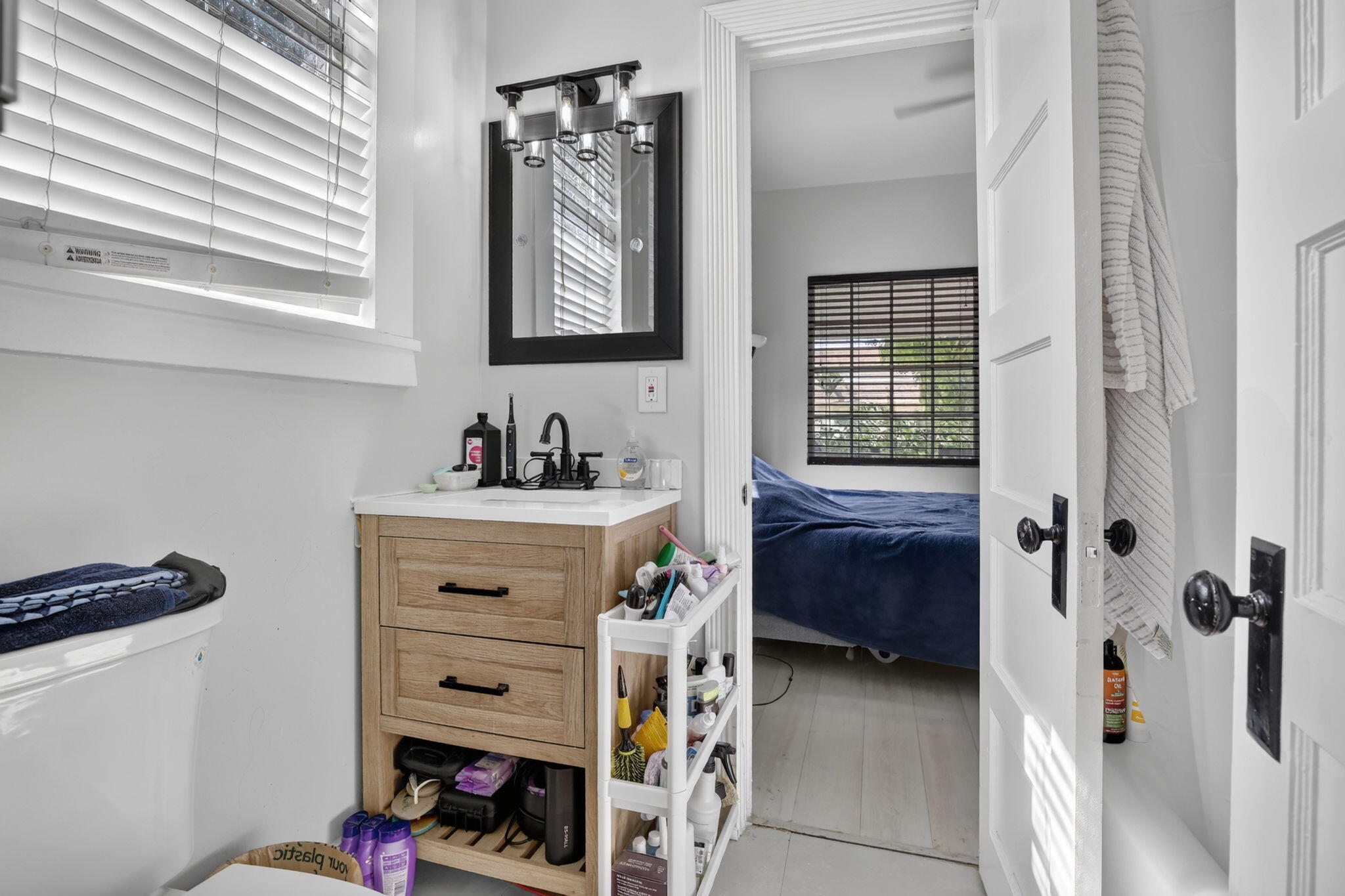 HOLLYWOOD LITTLE RANCHES - Residential