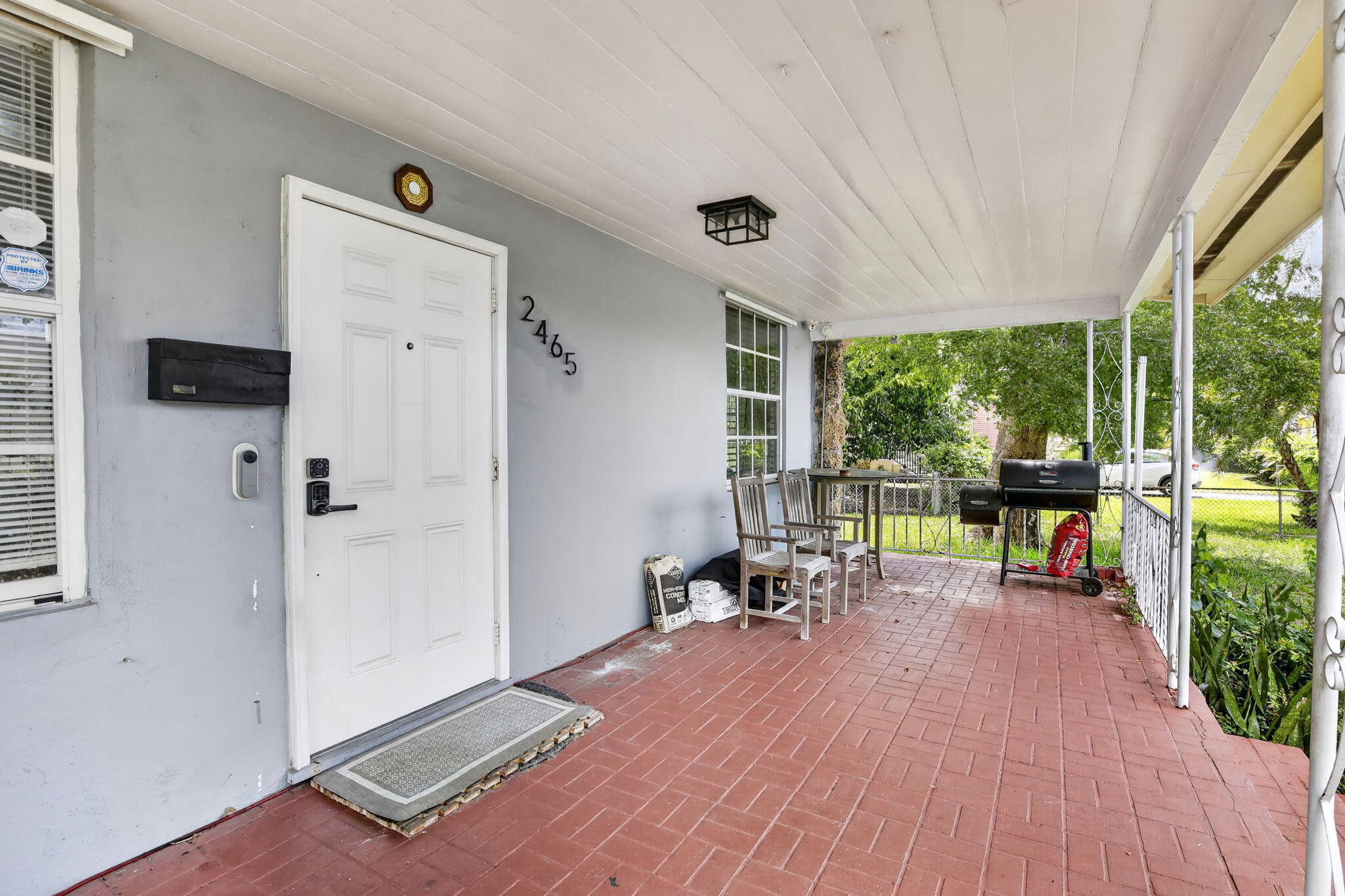 HOLLYWOOD LITTLE RANCHES - Residential
