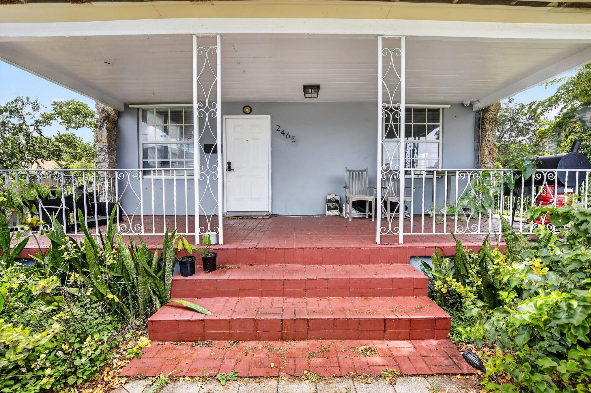 HOLLYWOOD LITTLE RANCHES - Residential