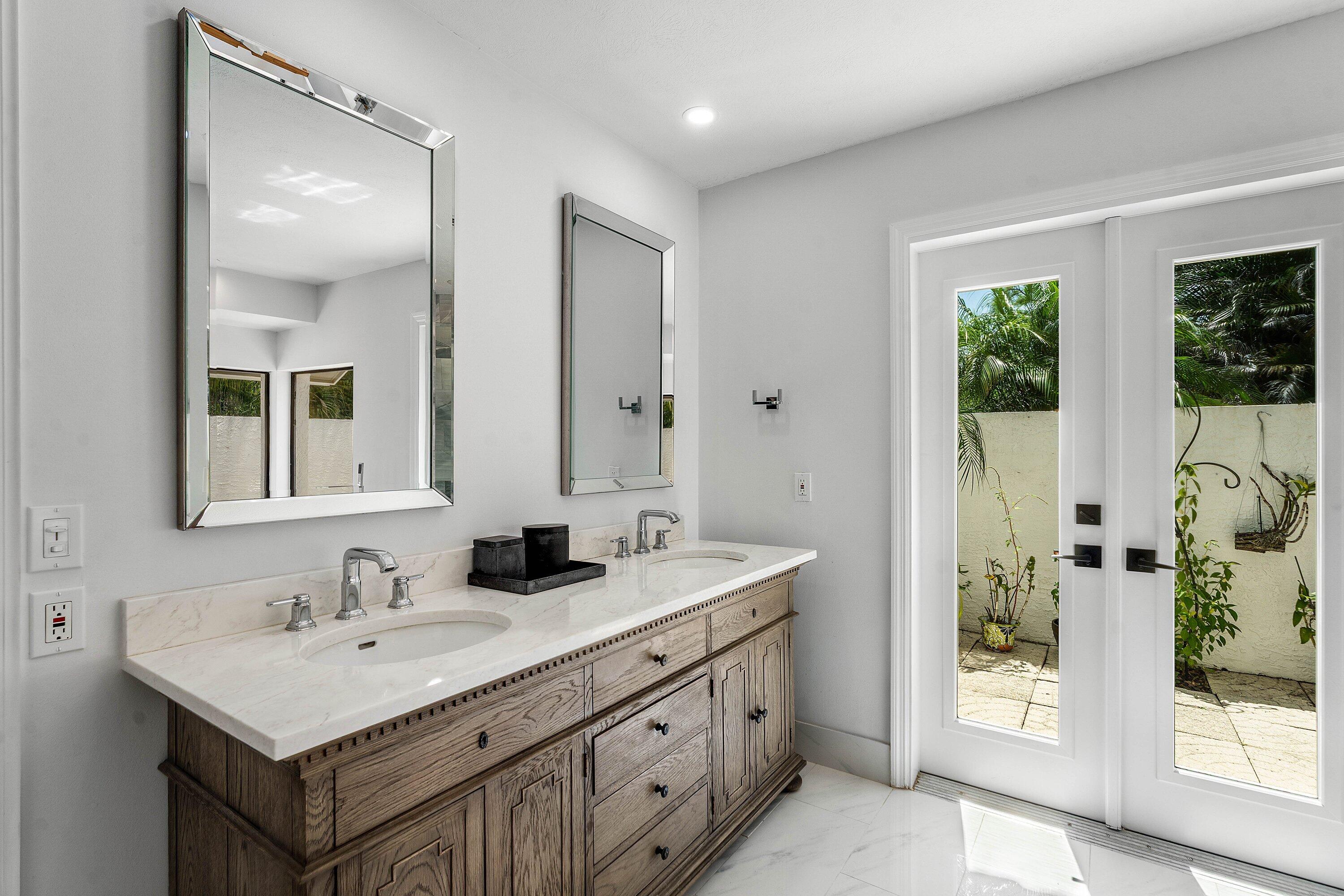 THE LINKS - Residential