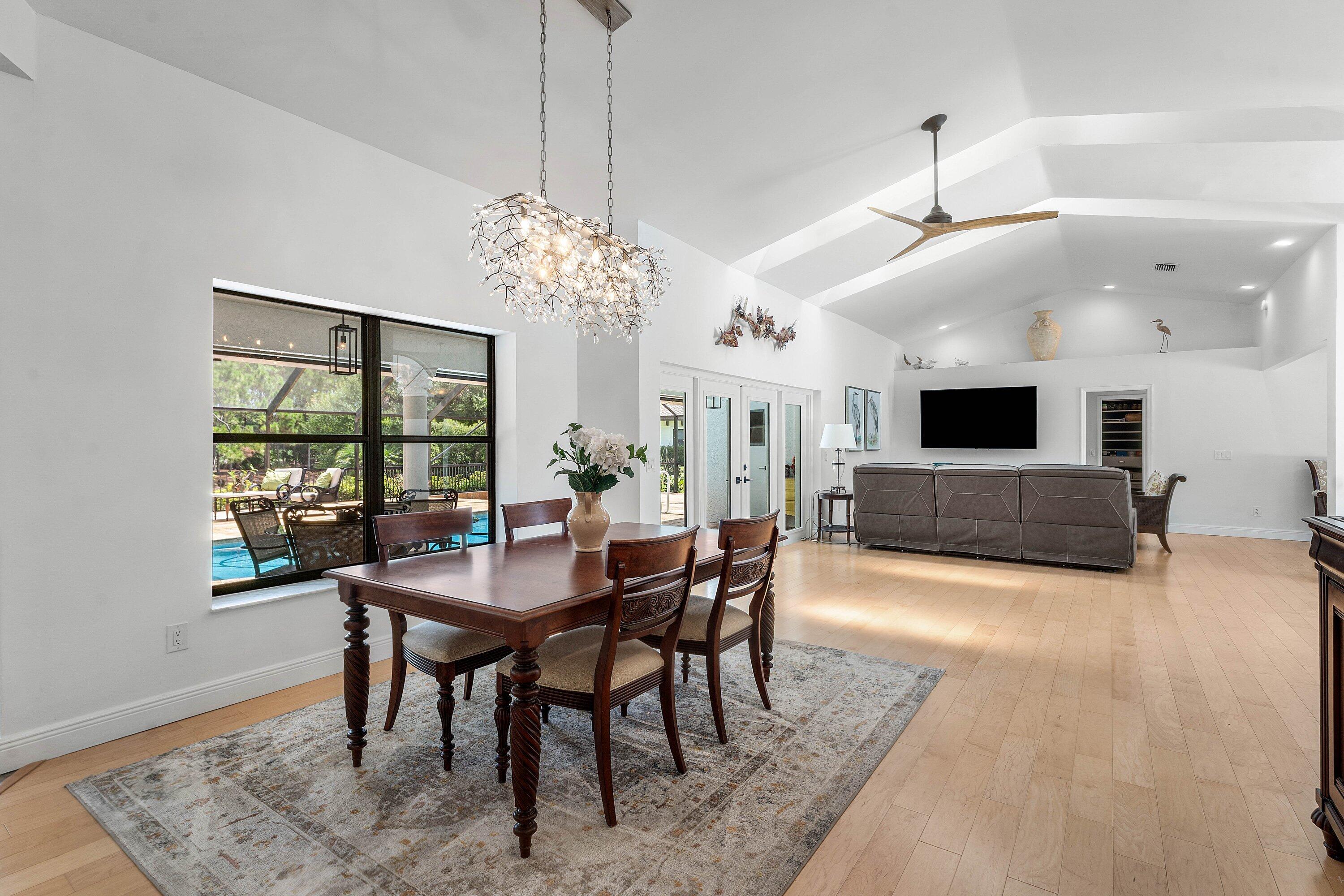 THE LINKS - Residential