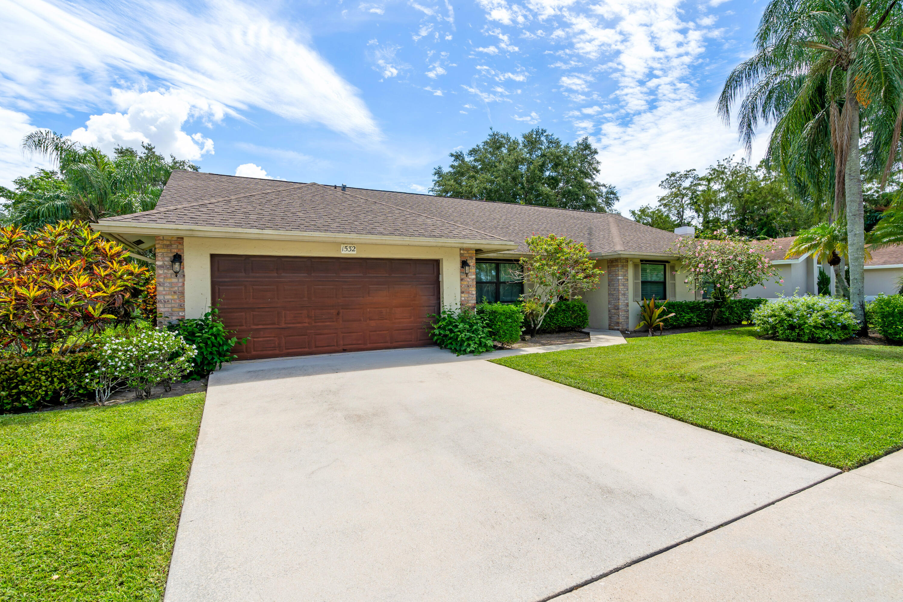 SUGAR POND MANOR OF WELLINGTON - Residential Lease