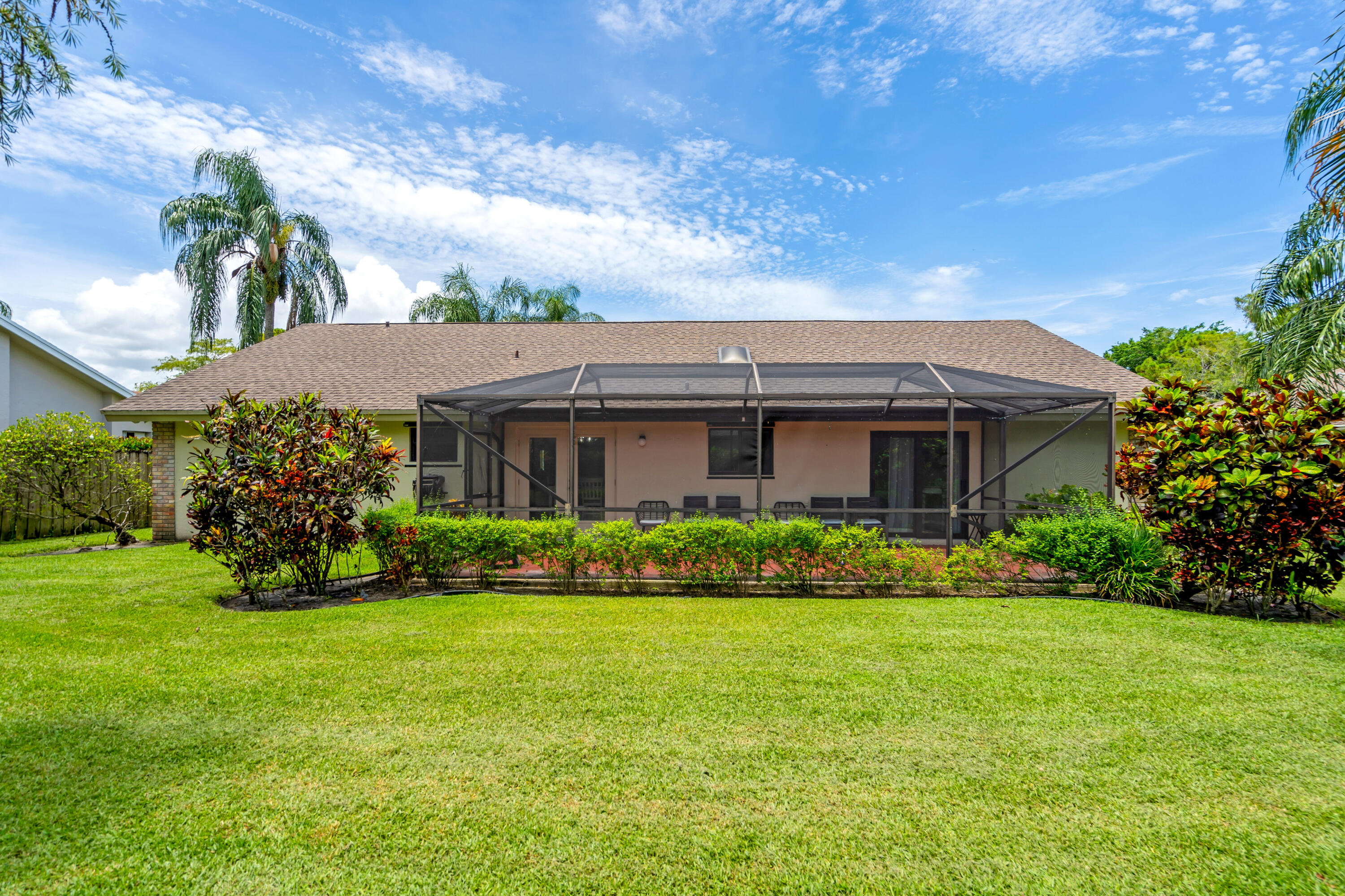 SUGAR POND MANOR OF WELLINGTON - Residential Lease