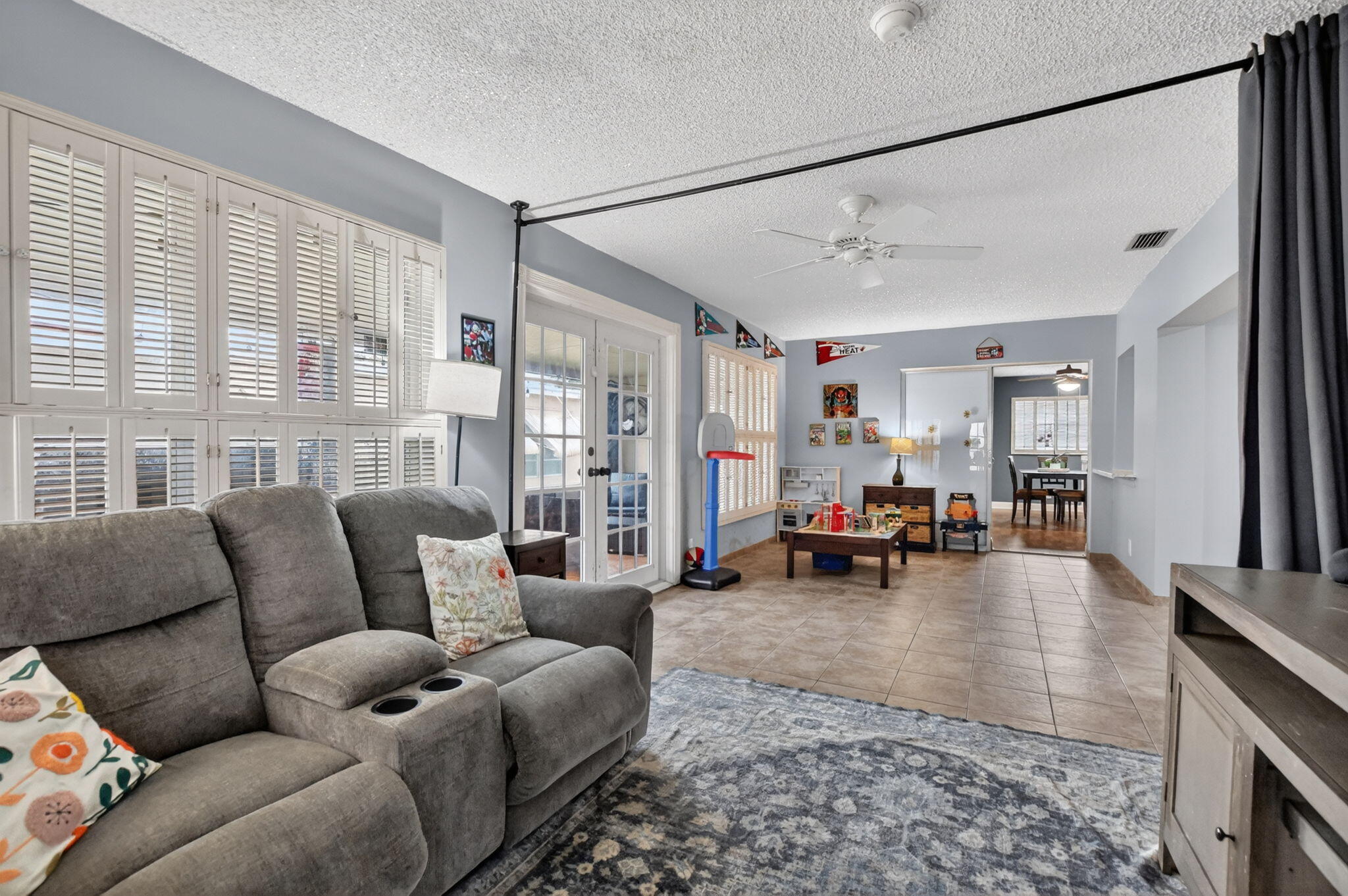 CRYSTAL LAKE 4TH SEC - Residential