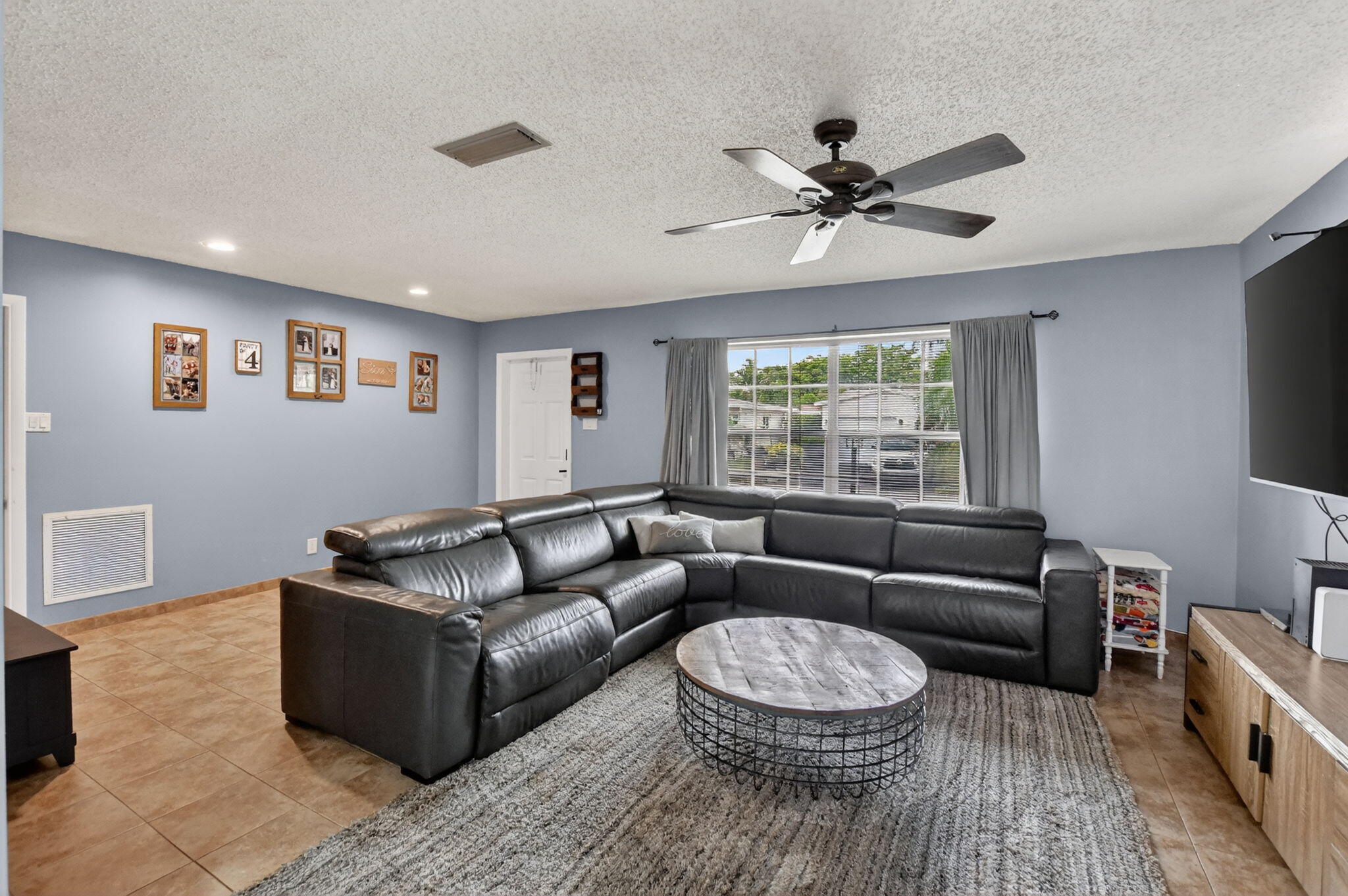 CRYSTAL LAKE 4TH SEC - Residential