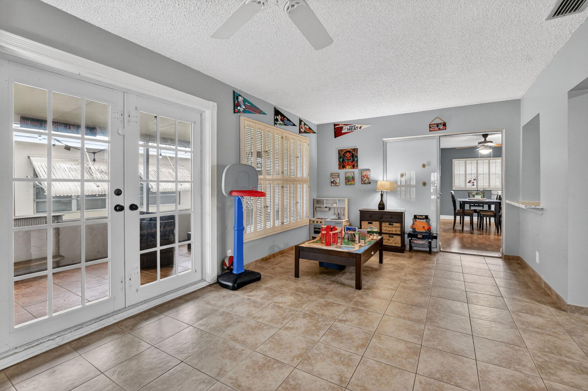 CRYSTAL LAKE 4TH SEC - Residential