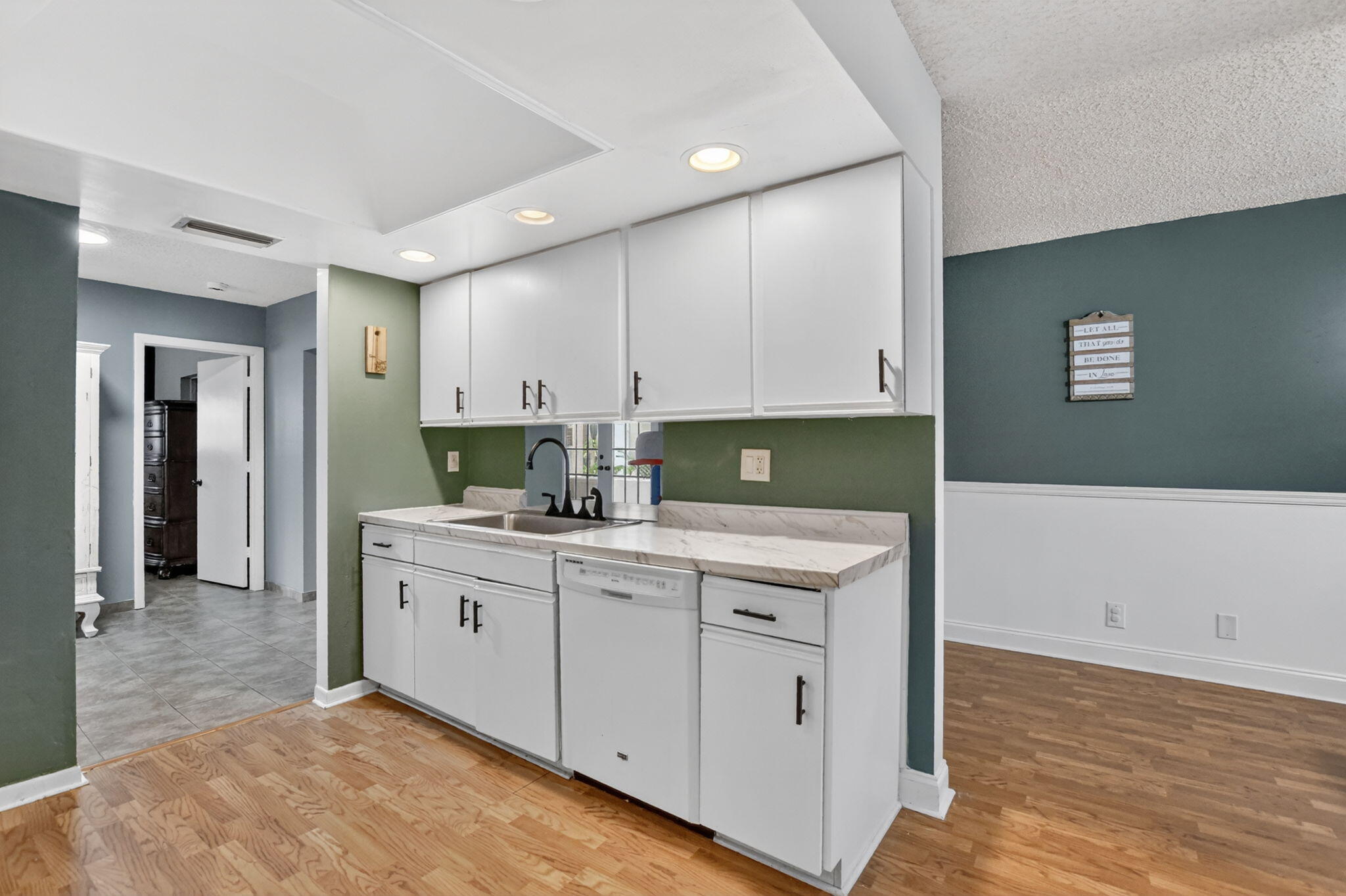 CRYSTAL LAKE 4TH SEC - Residential