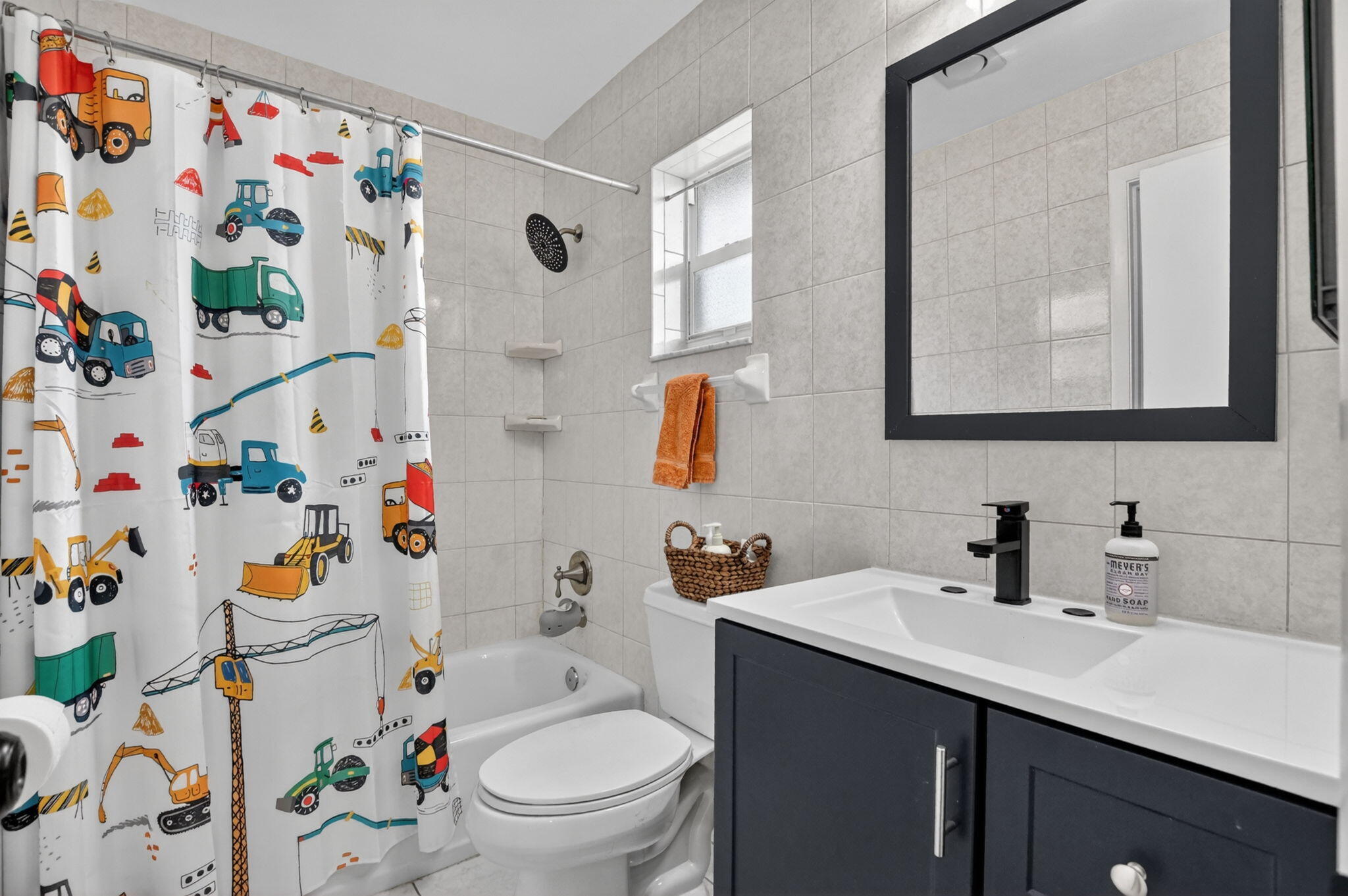 CRYSTAL LAKE 4TH SEC - Residential