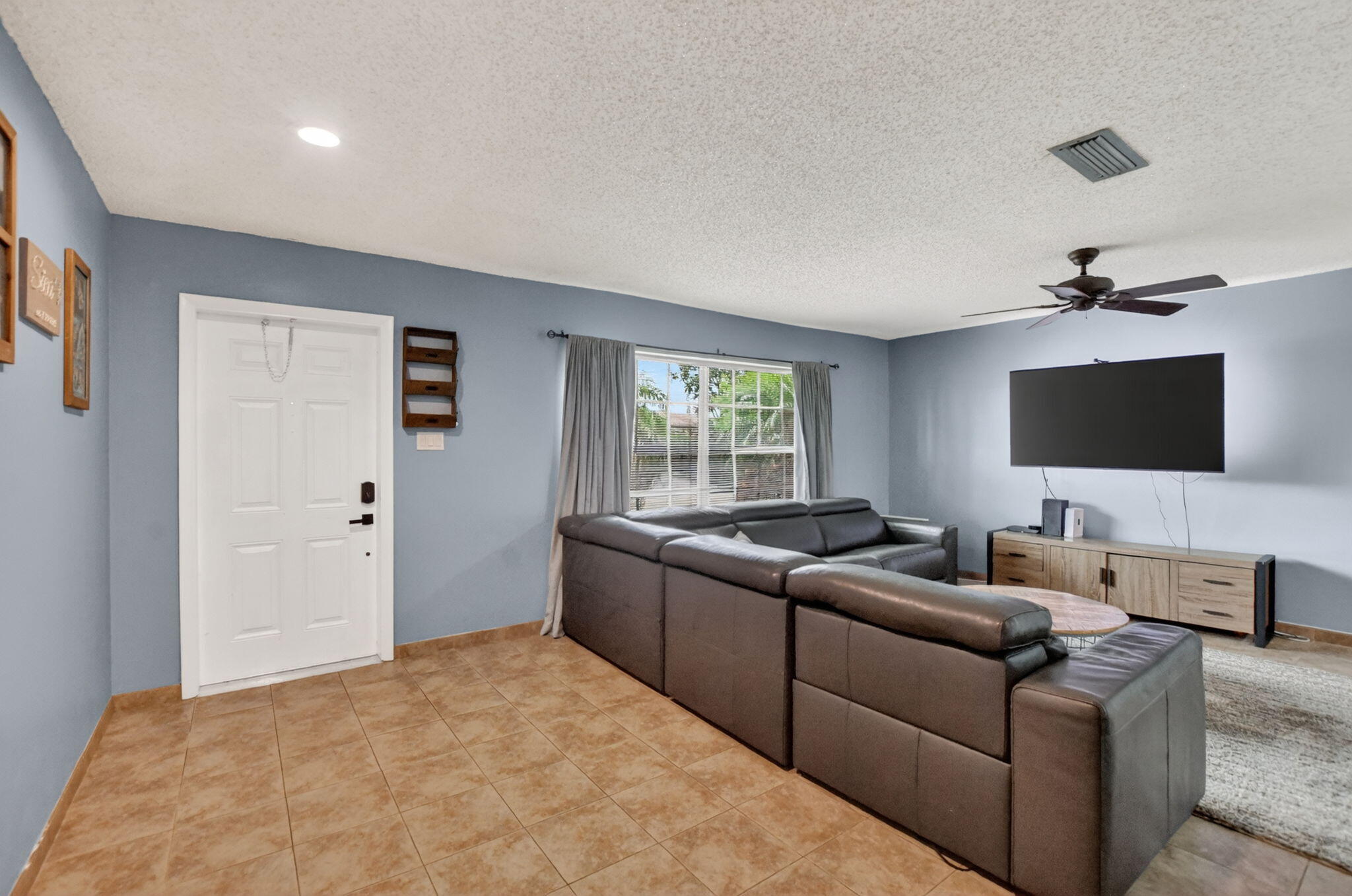 CRYSTAL LAKE 4TH SEC - Residential
