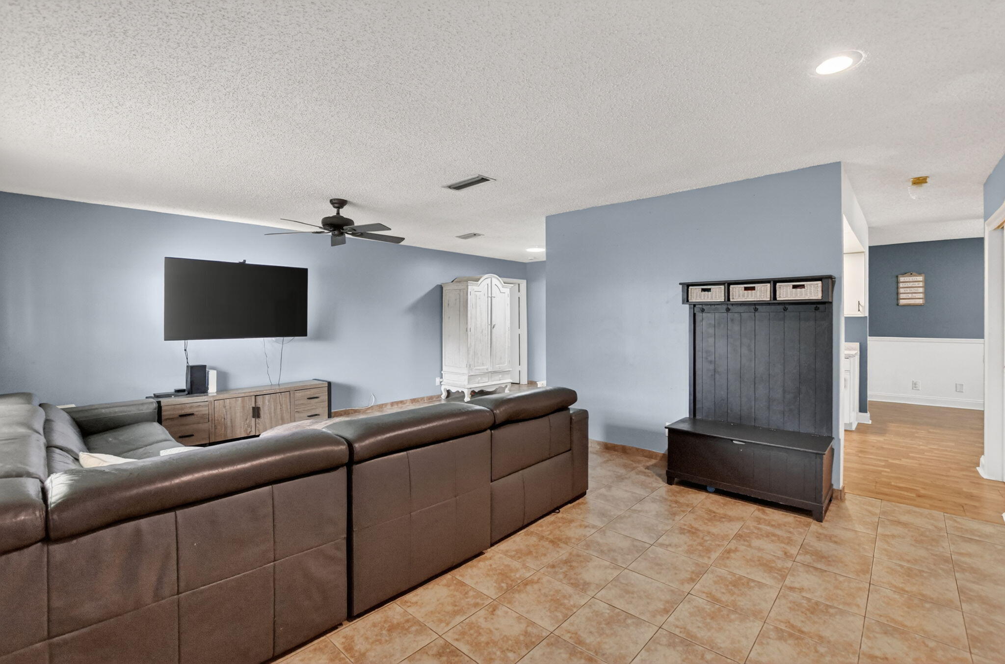 CRYSTAL LAKE 4TH SEC - Residential