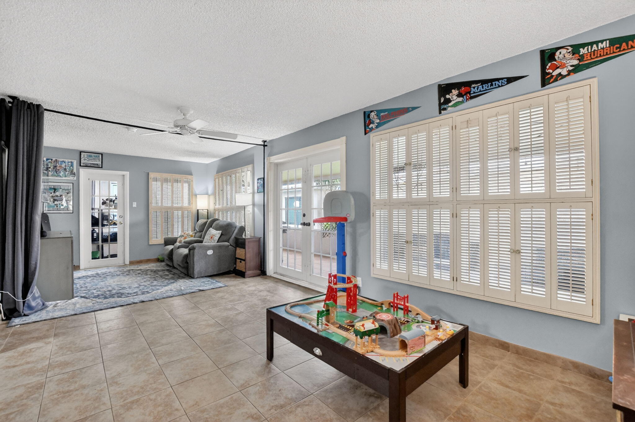 CRYSTAL LAKE 4TH SEC - Residential