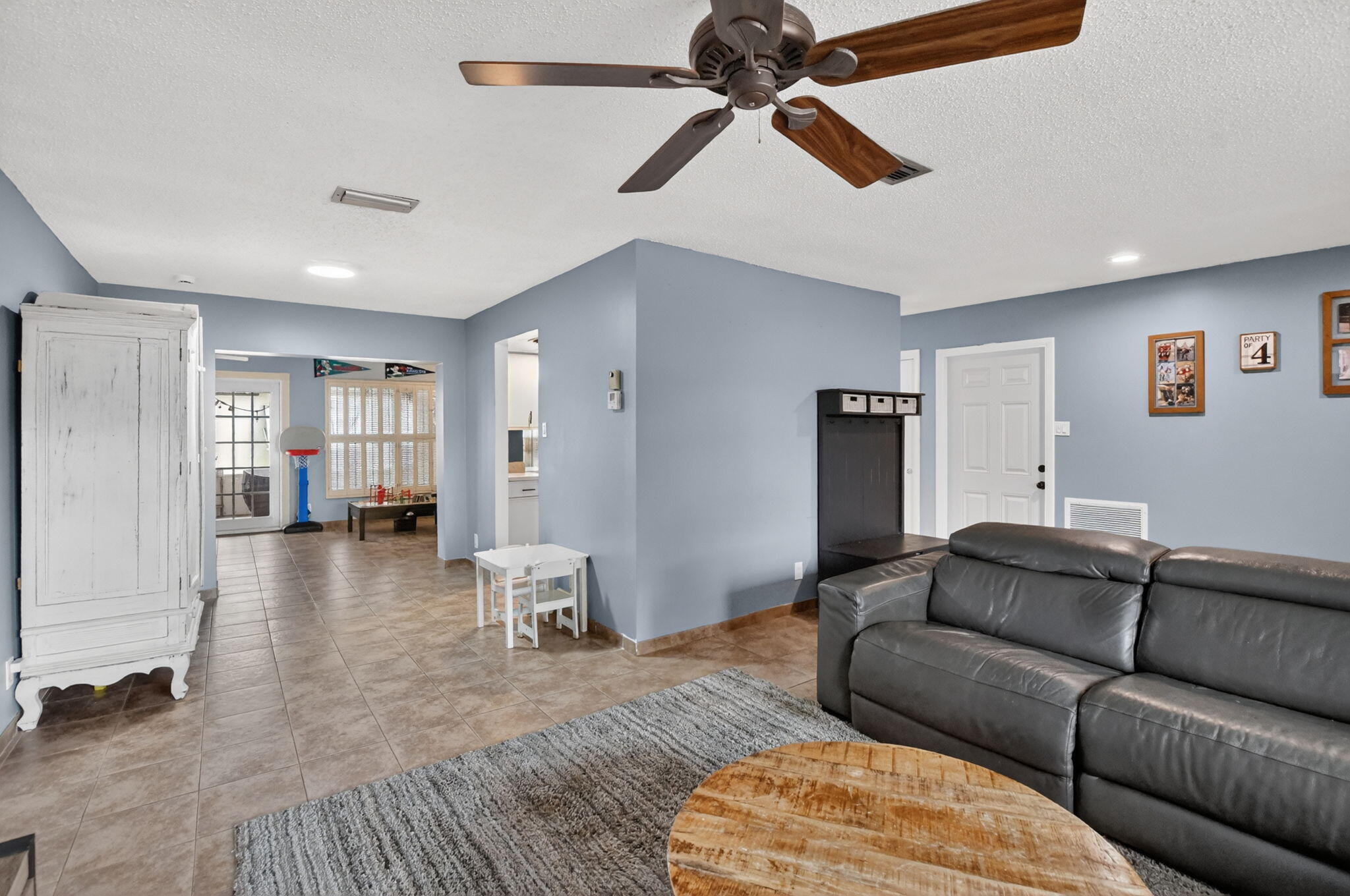 CRYSTAL LAKE 4TH SEC - Residential