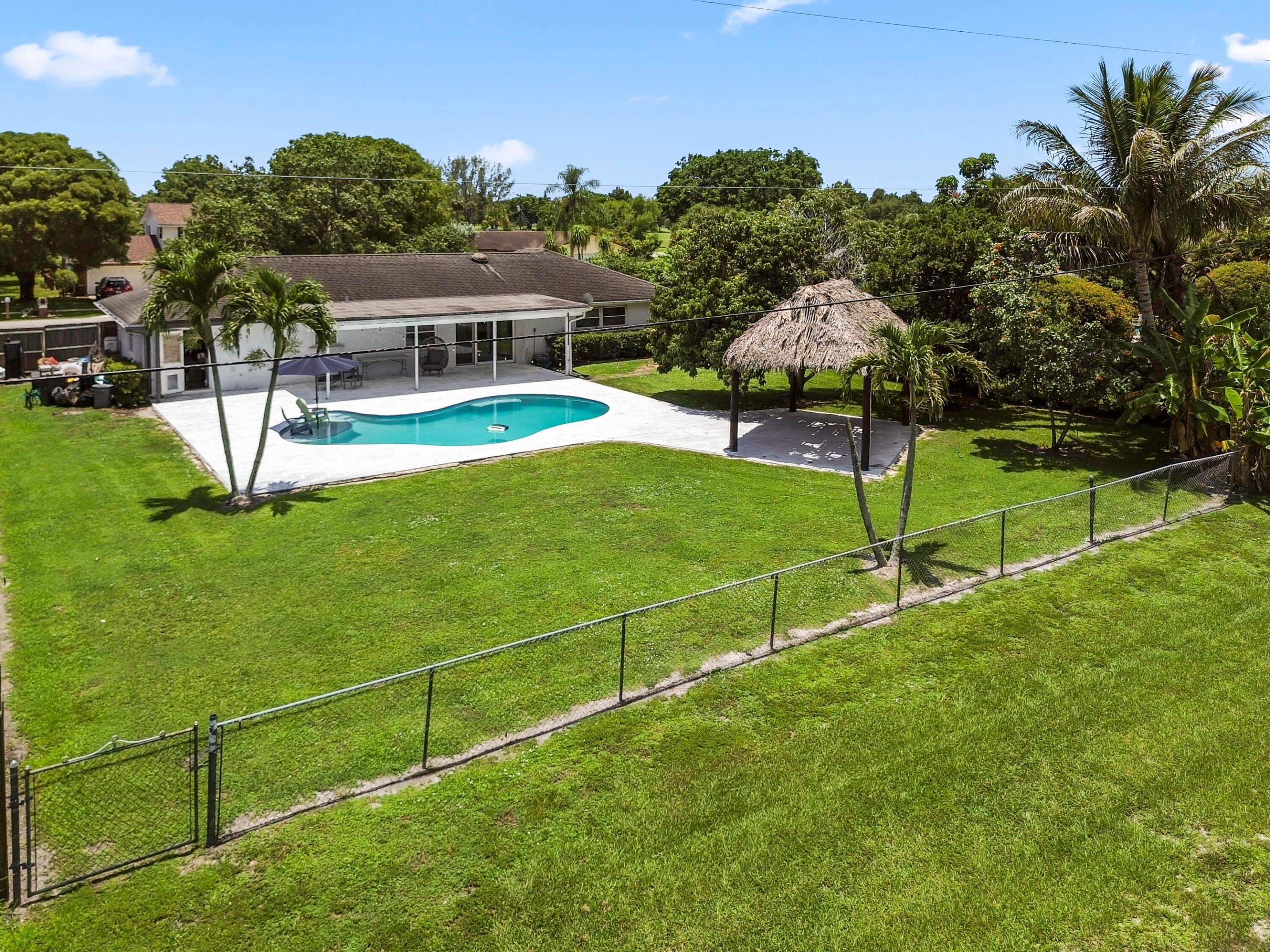 PALM BEACH NATL GOLF AND COUNTRY CLUB - Residential