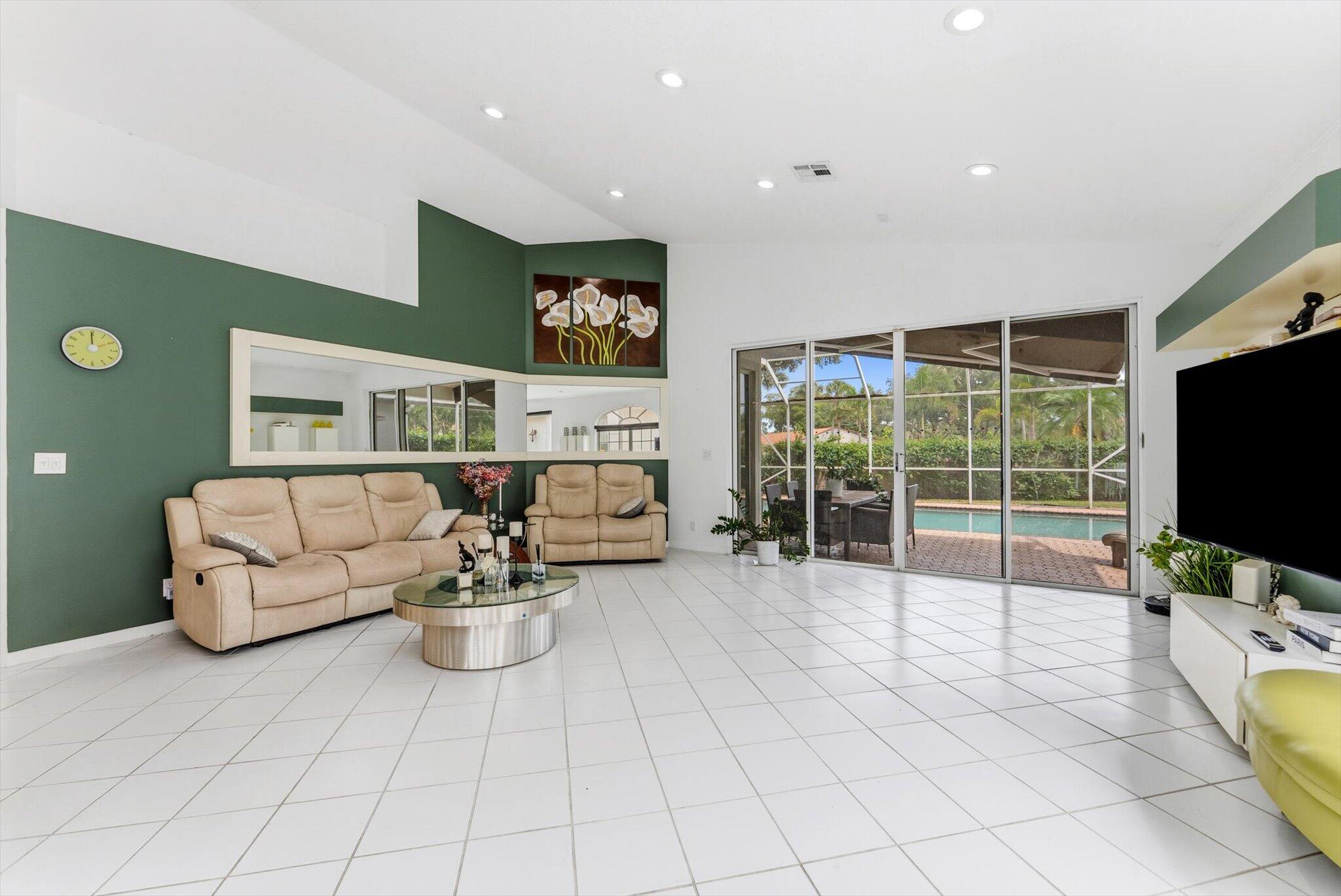 ANTIGUA POINT - Residential