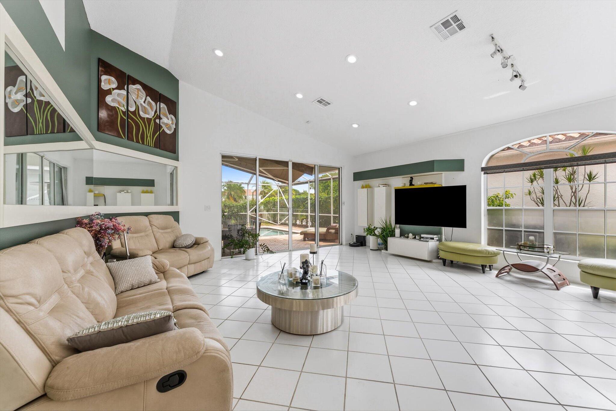 ANTIGUA POINT - Residential
