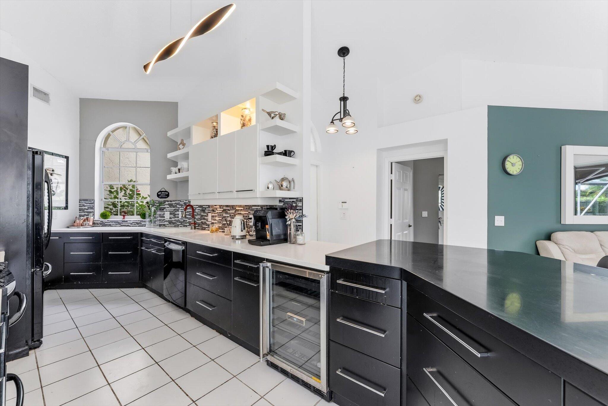 ANTIGUA POINT - Residential