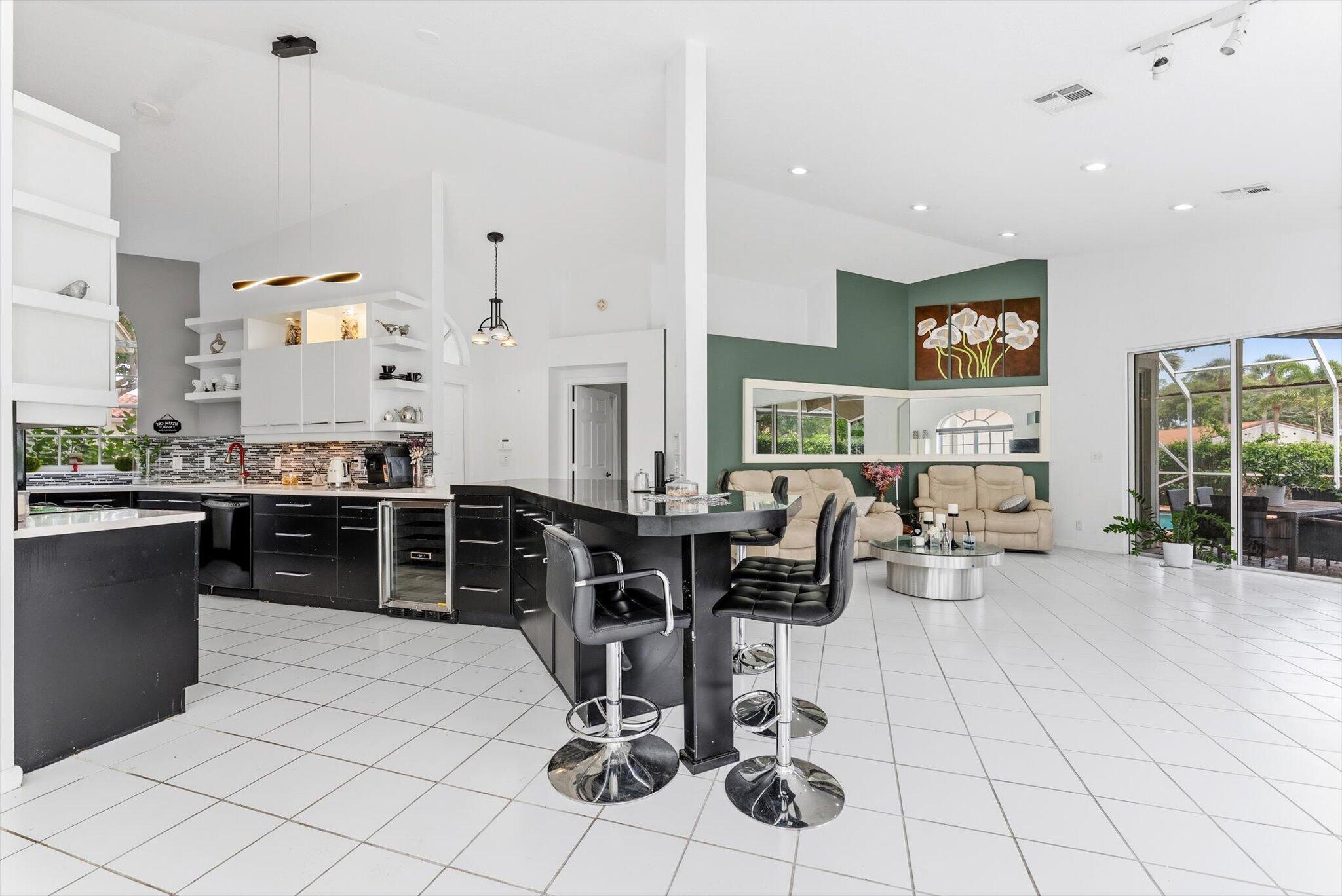 ANTIGUA POINT - Residential
