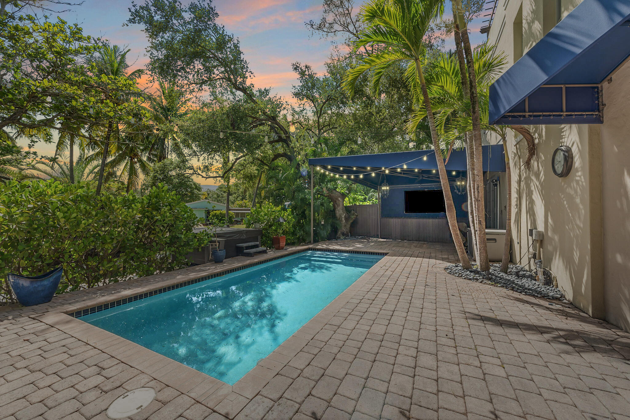LAUDERDALE - Residential