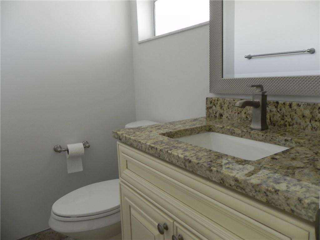 HILLCREST COUNTRY CLUB APTS - Residential