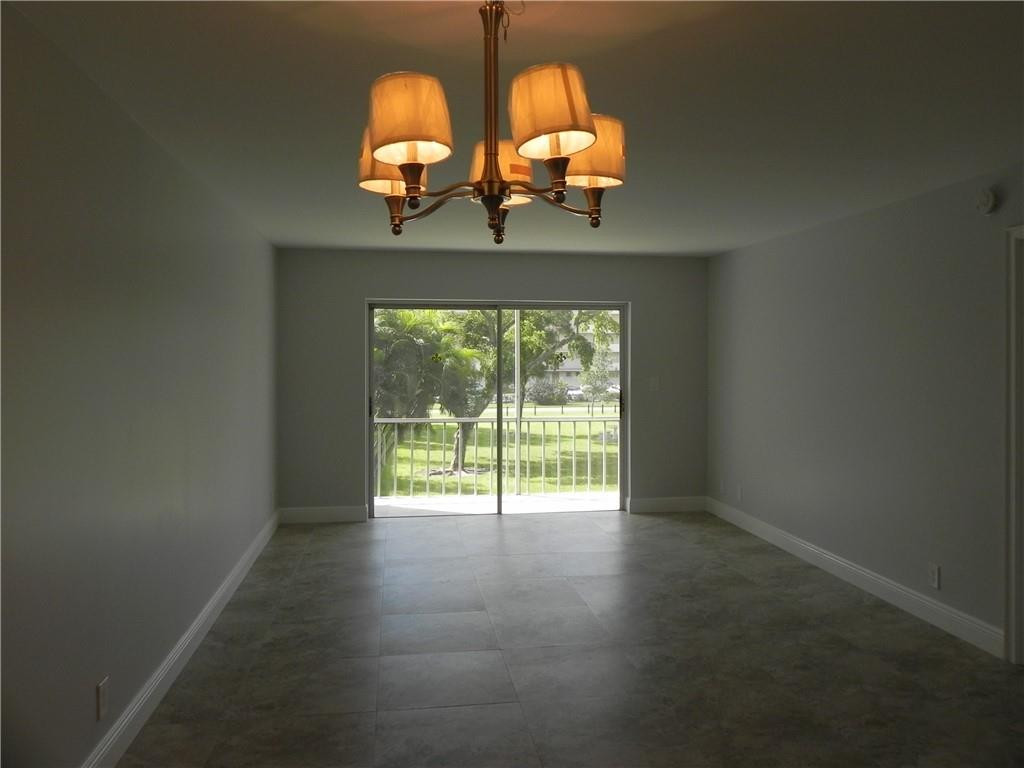 HILLCREST COUNTRY CLUB APTS - Residential
