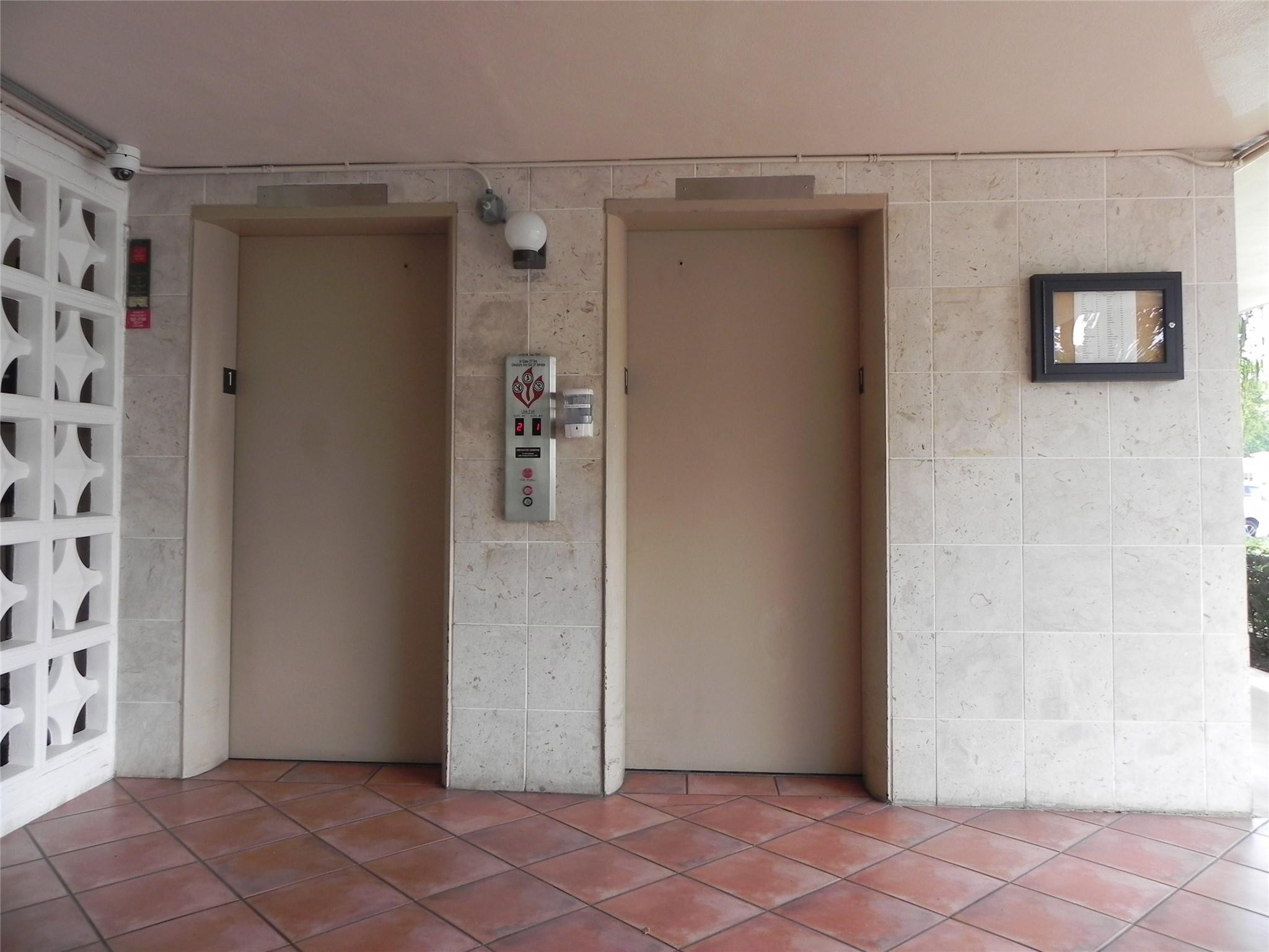 HILLCREST COUNTRY CLUB APTS - Residential