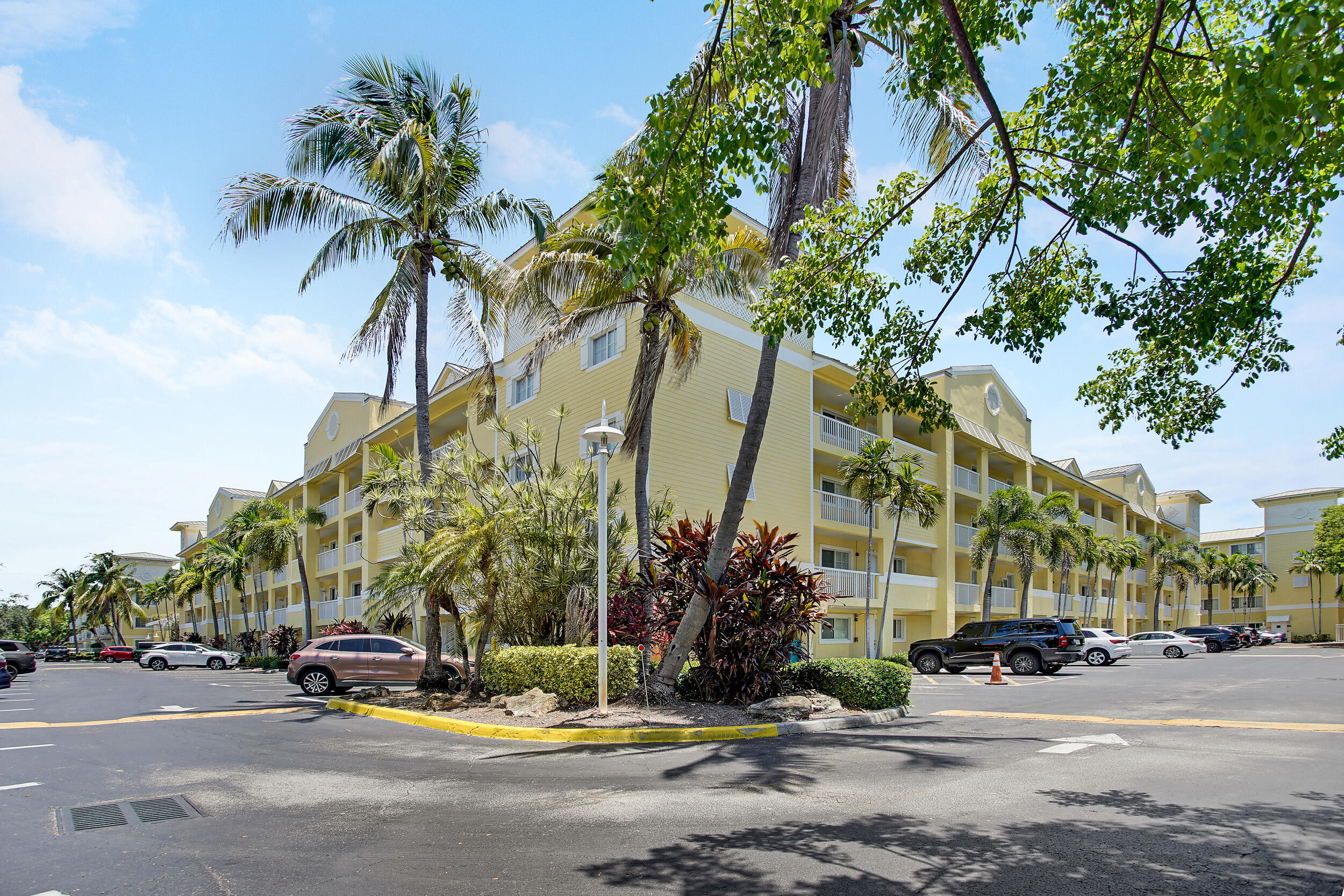 Bright and spacious 2-bedroom, 2-bath condo in the heart of Victoria Park and a few blocks from Las Olas Blvd. Split-bedroom layout with a private primary suite featuring two closets. Recent updates include new carpet and laminate flooring, fresh paint, updated bathrooms with new showers, toilets, and sinks, new water heater, ceiling fans, and blinds. Granite countertops in kitchen and baths. In-unit washer and dryer. Resort-style amenities include heated pool, 24-hour gym, and sauna. One assigned parking space fits two vehicles.