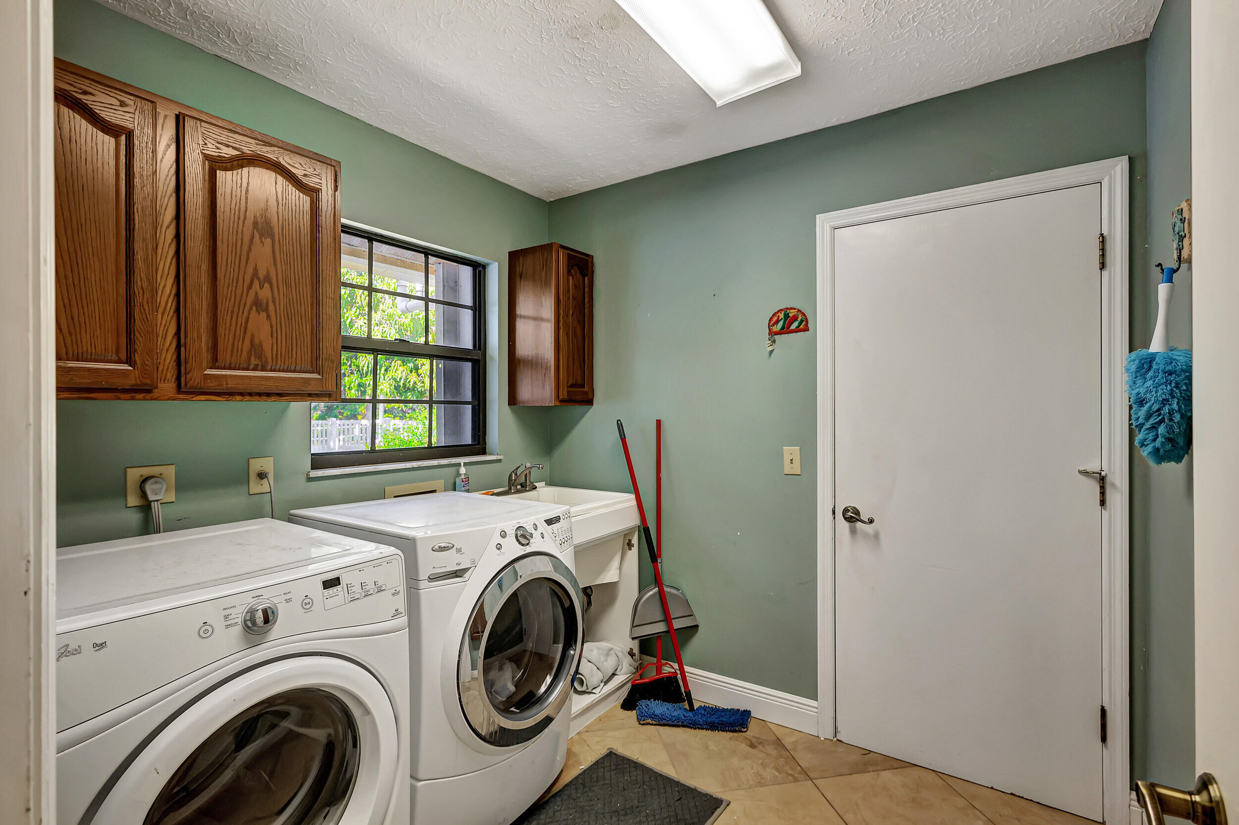 Queen's Cove - Residential Lease