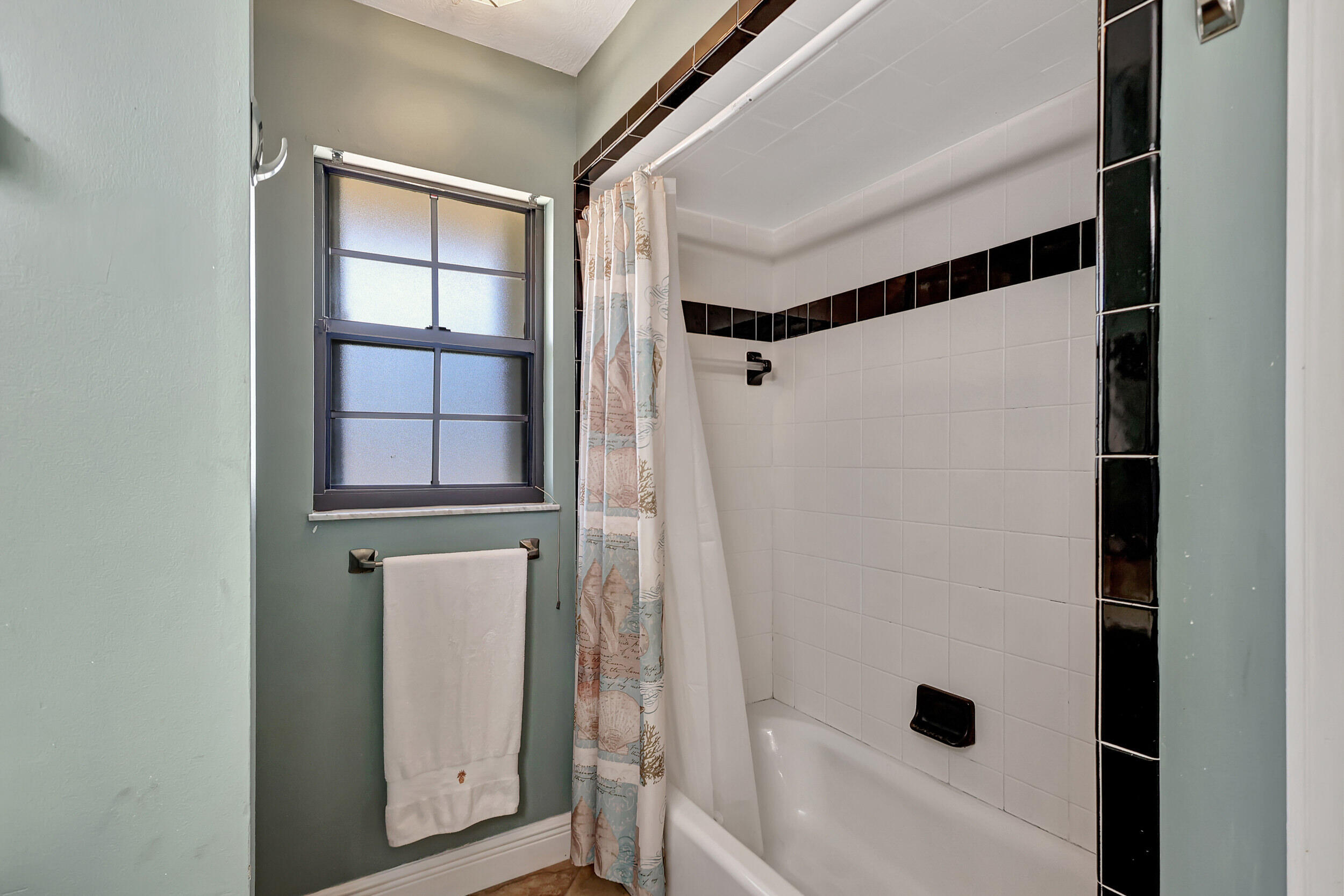 Queen's Cove - Residential Lease