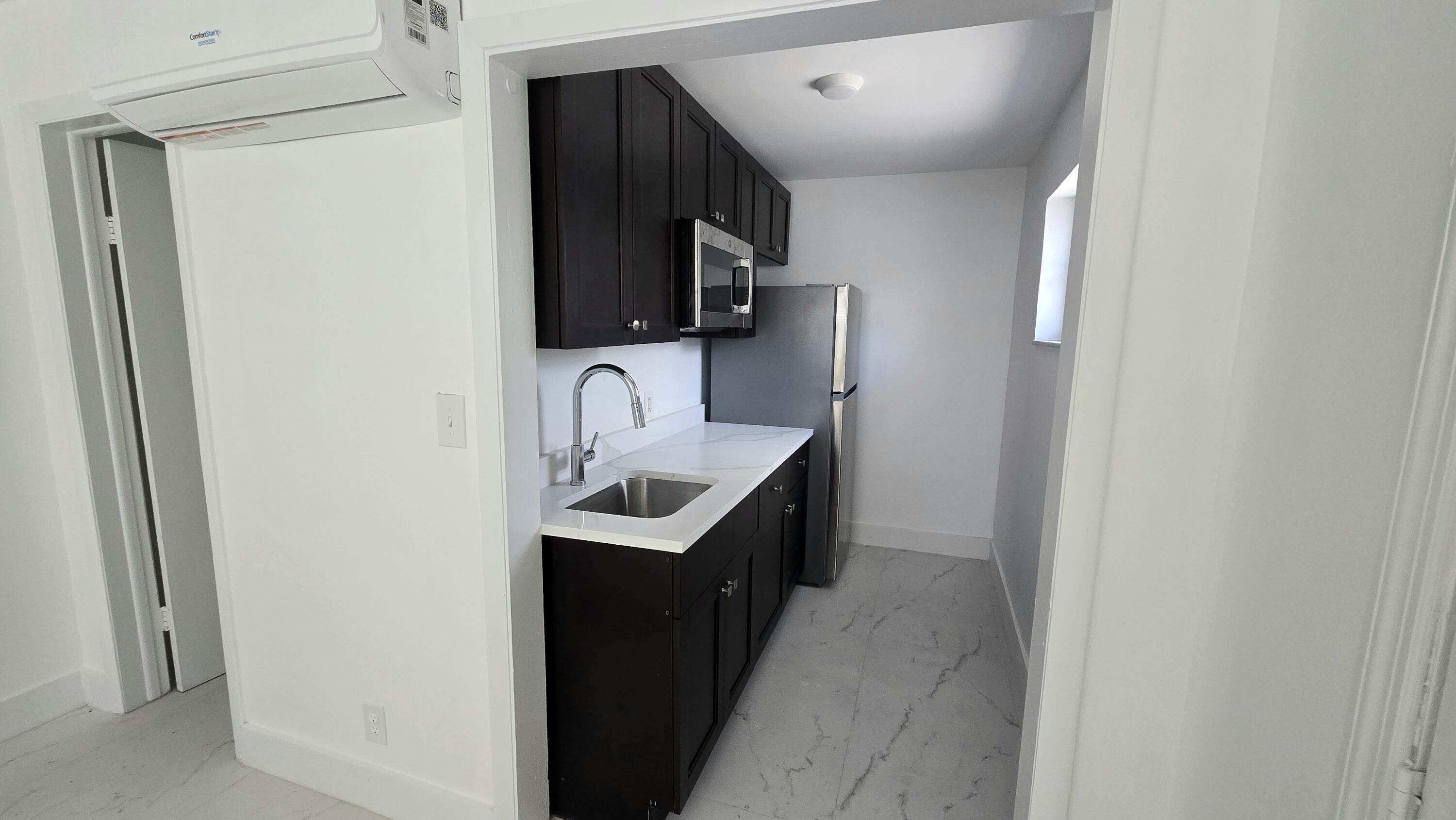 COLLIER MANOR 2ND ADD - Residential Lease