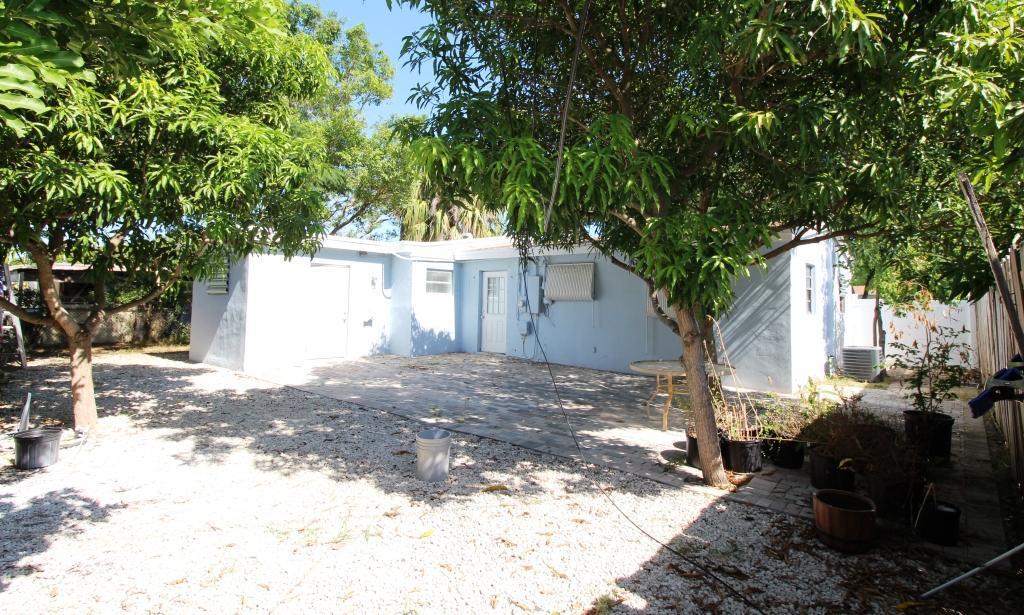 COLLIER MANOR 2ND ADD - Residential Lease