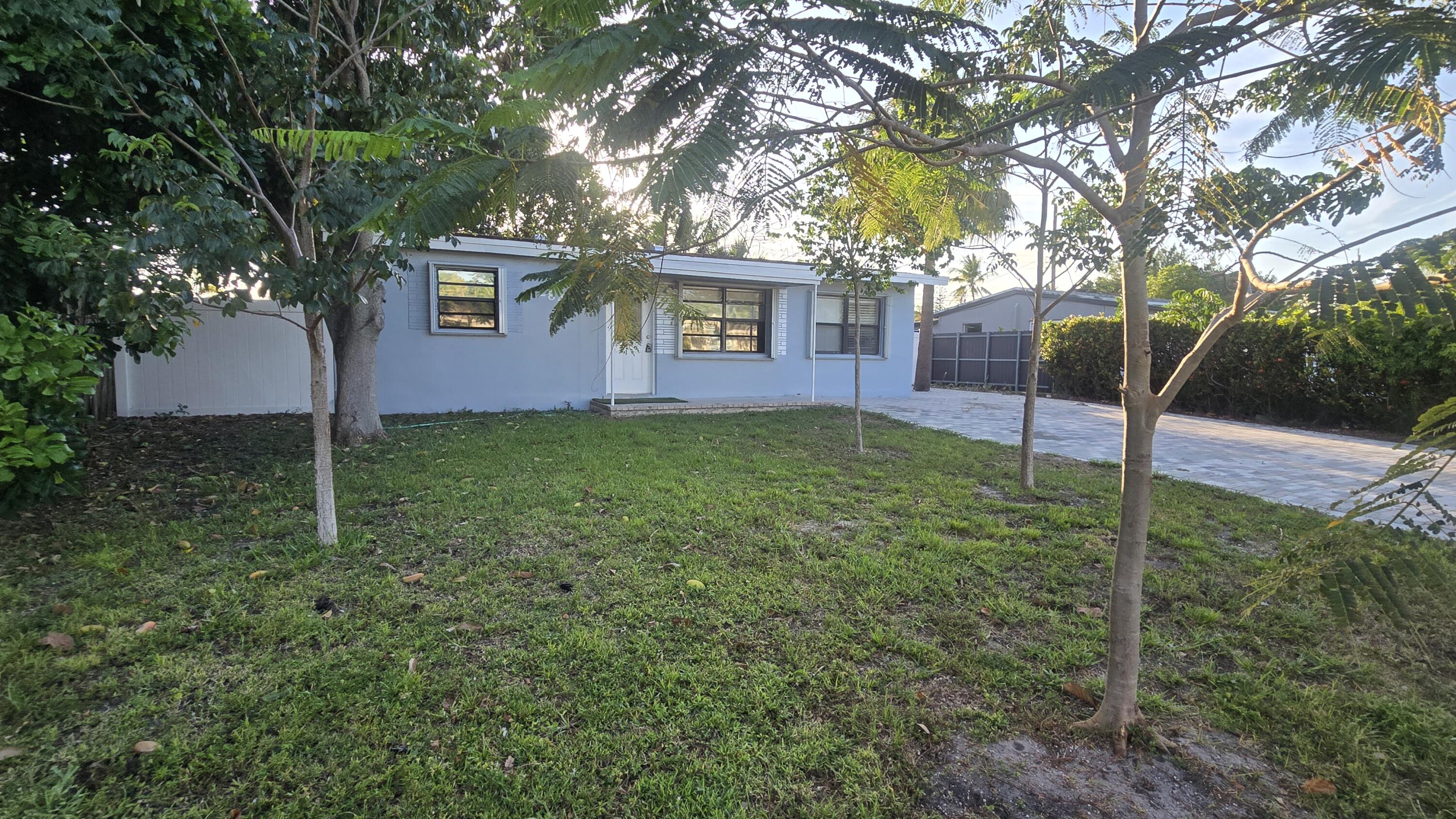 COLLIER MANOR 2ND ADD - Residential Lease