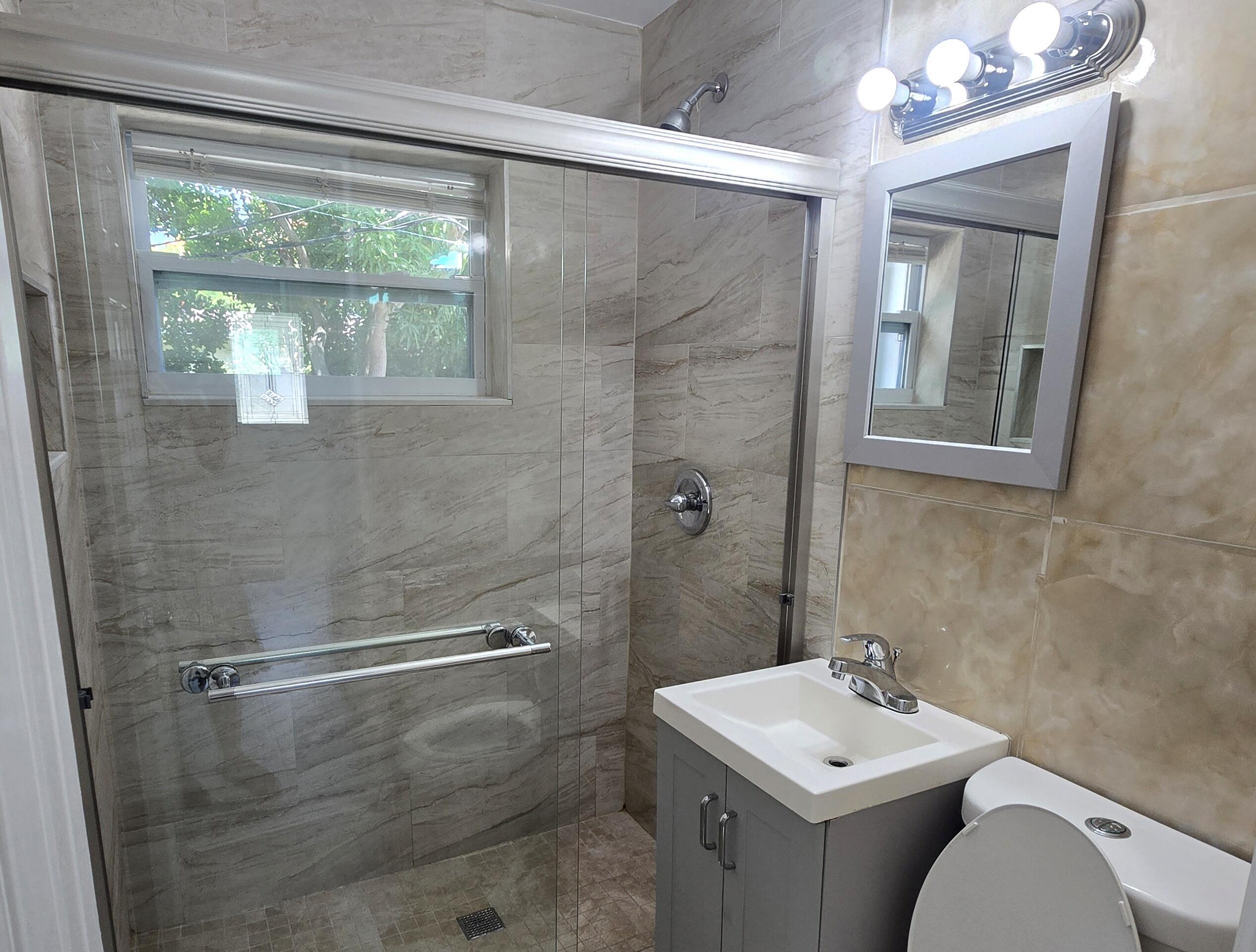 COLLIER MANOR 2ND ADD - Residential Lease