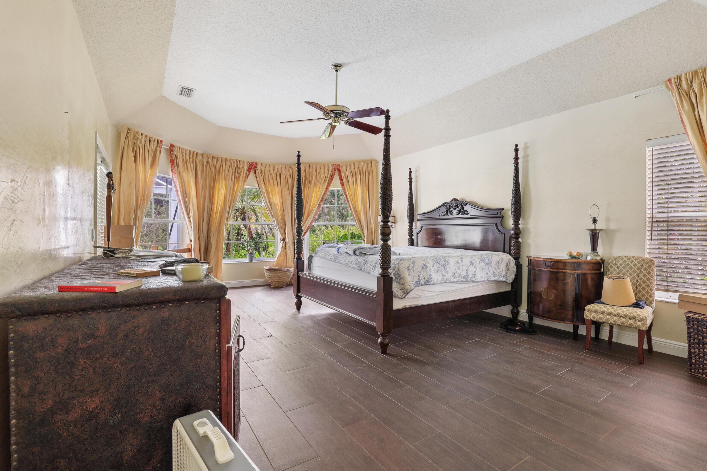 LOST LAKE AT HOBE SOUND - Residential