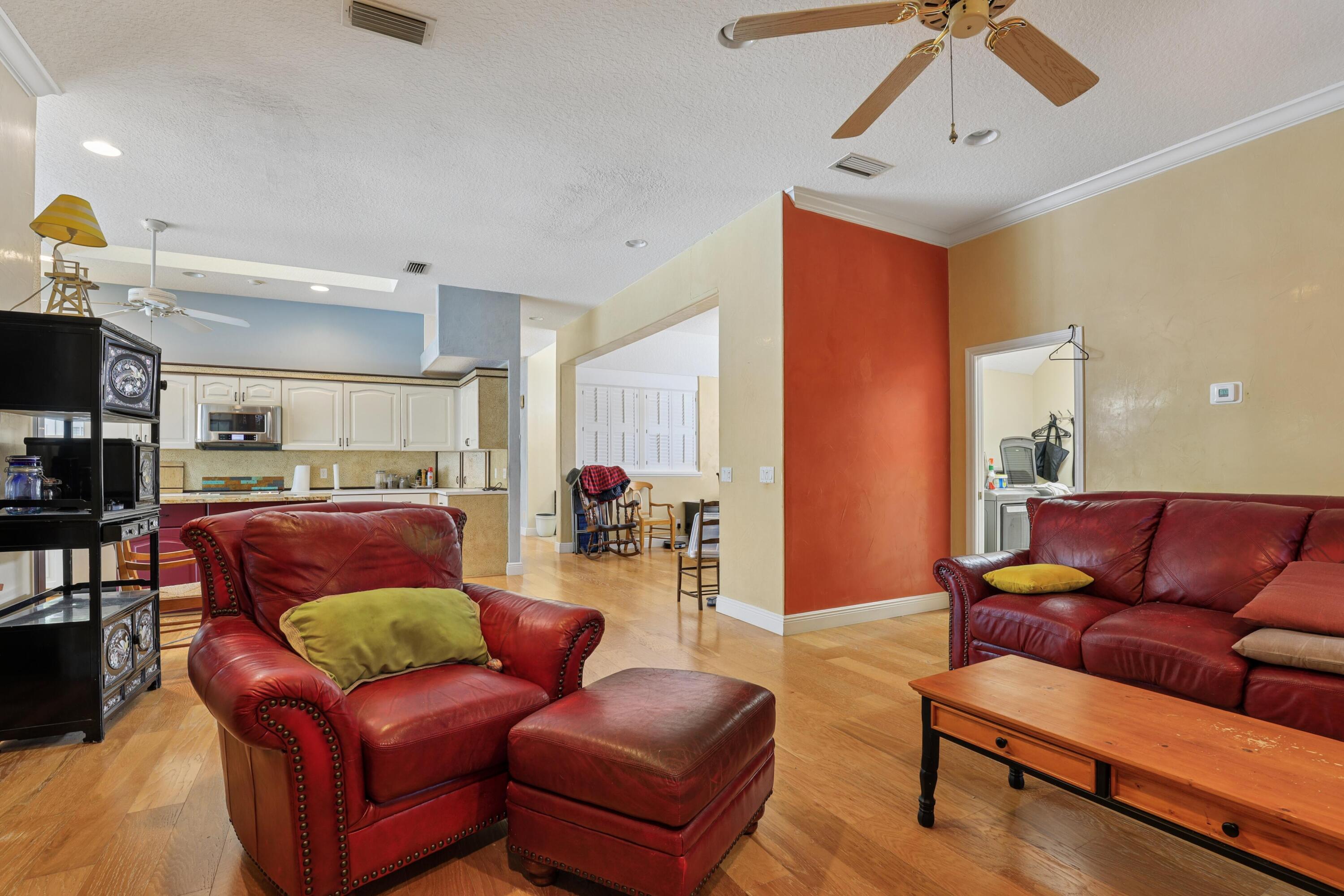 LOST LAKE AT HOBE SOUND - Residential