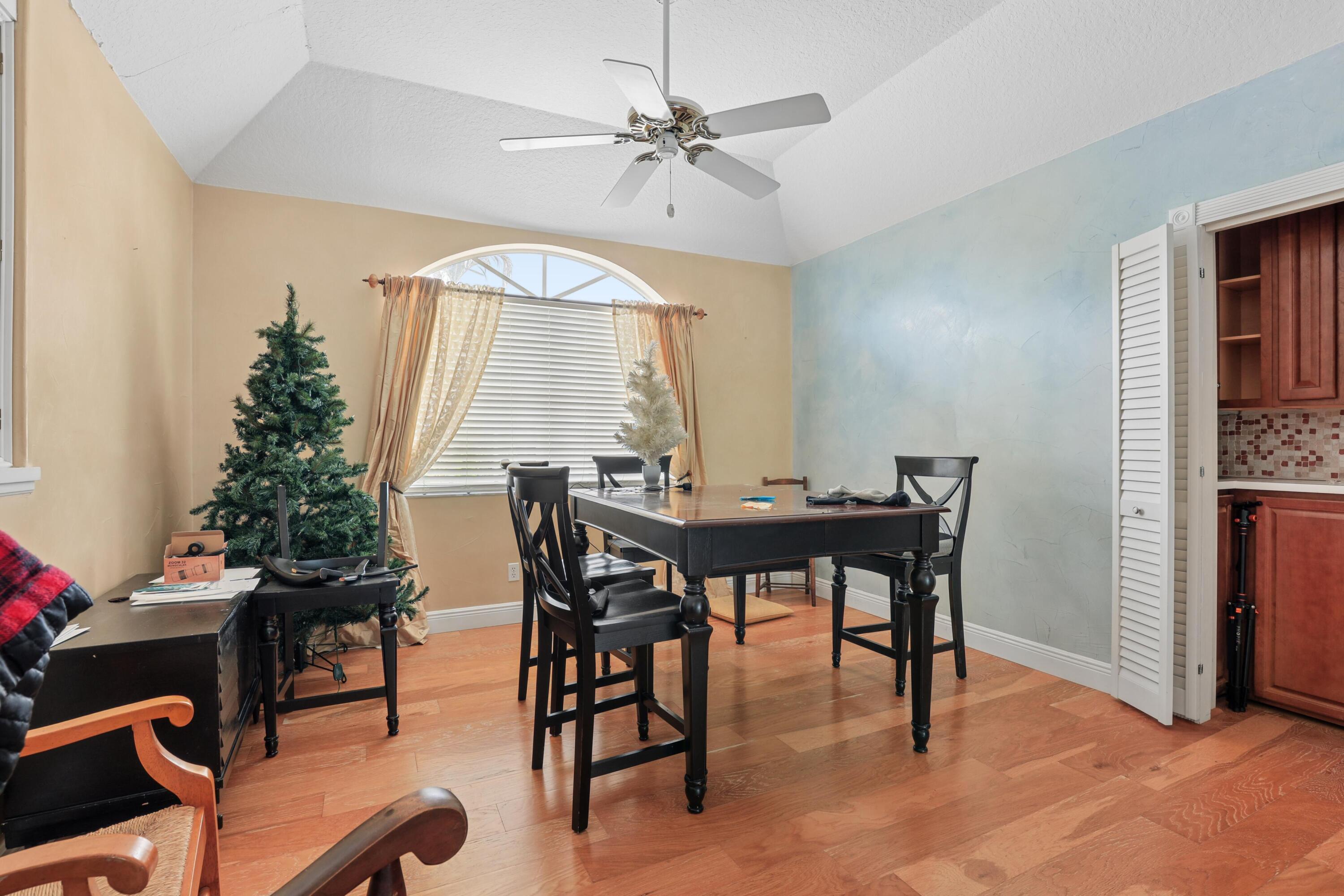 LOST LAKE AT HOBE SOUND - Residential