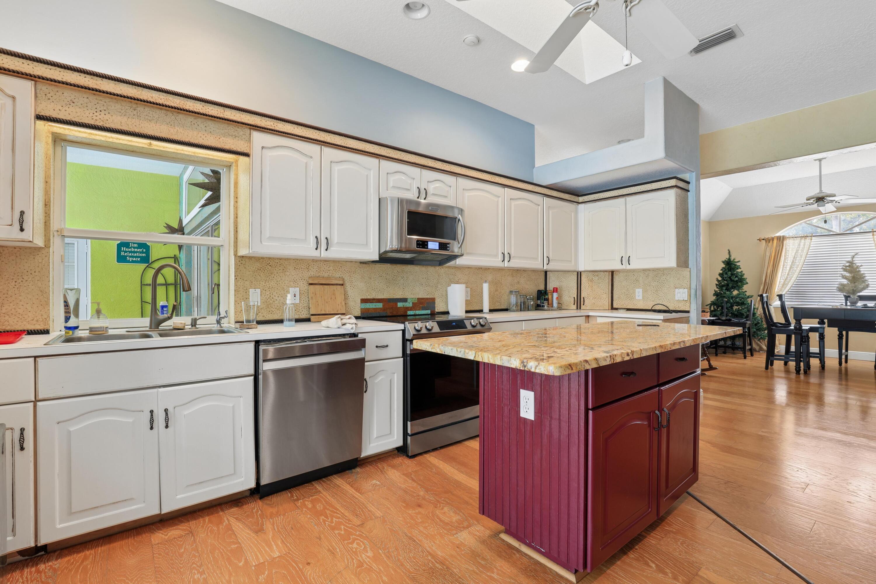 LOST LAKE AT HOBE SOUND - Residential