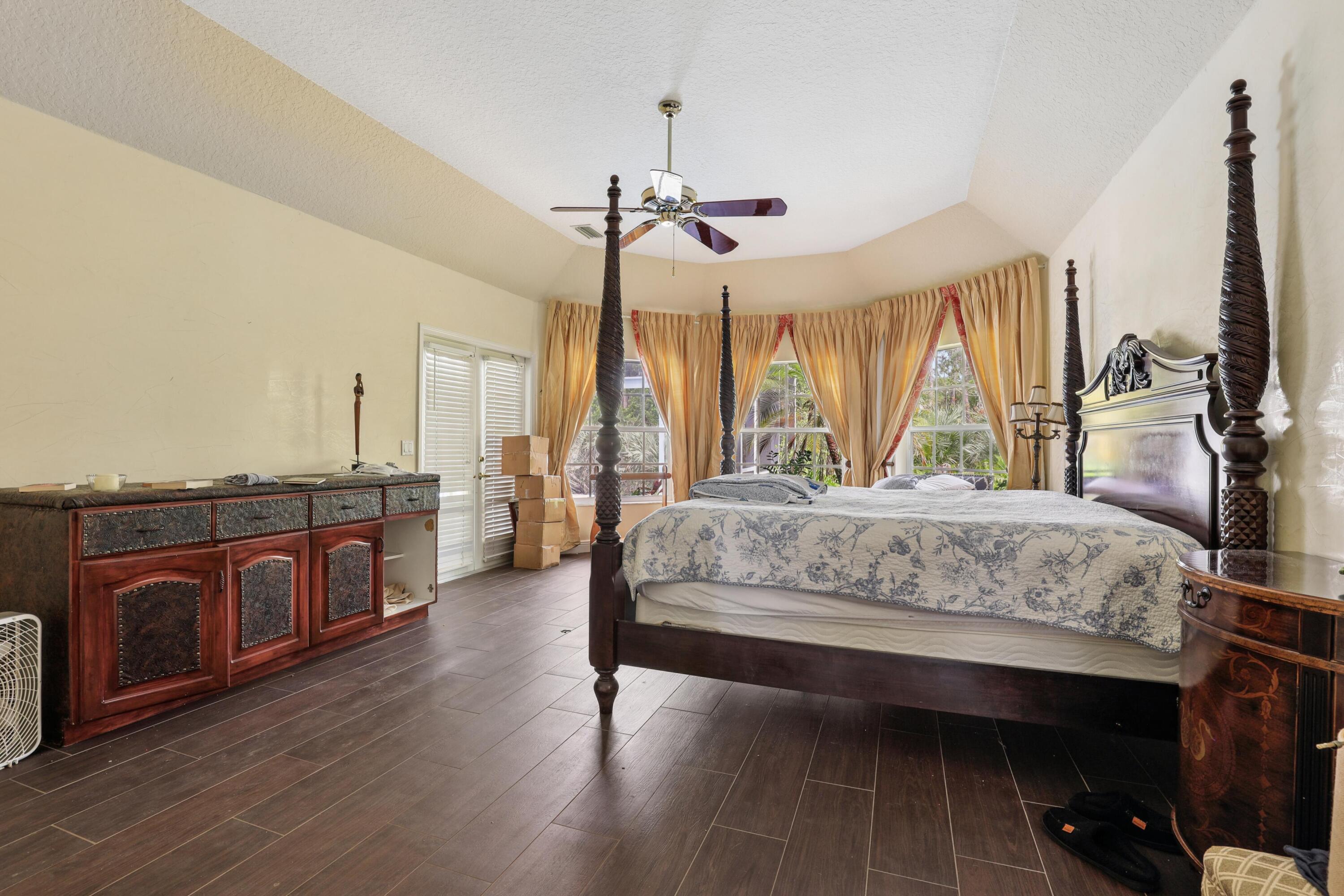LOST LAKE AT HOBE SOUND - Residential