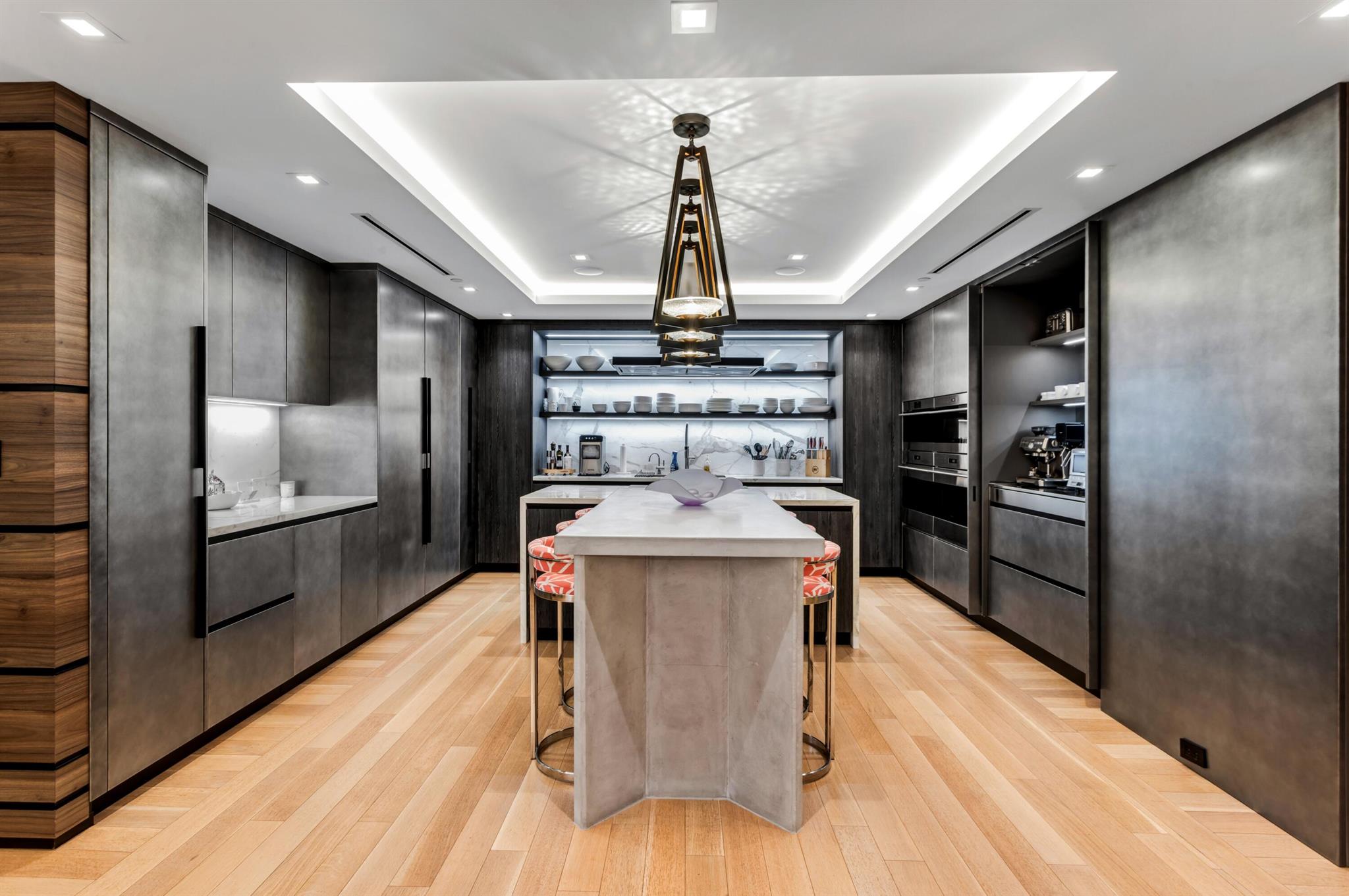 ARAGON CONDO - Residential