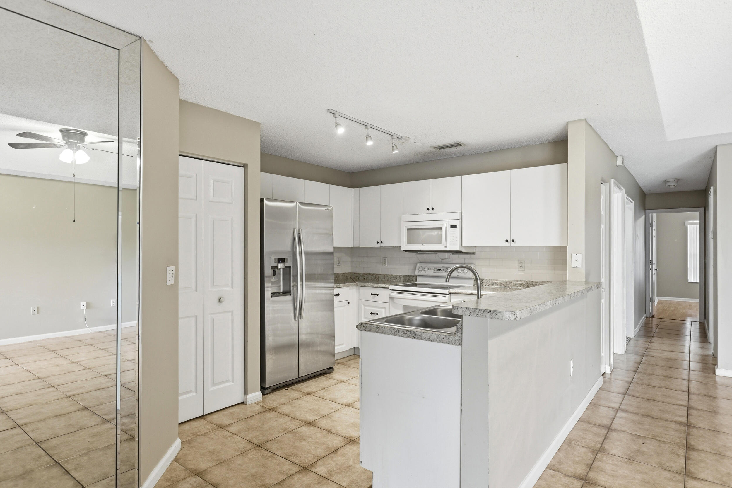 HOME DYNAMICS SUNRISE PLAT - Residential Lease