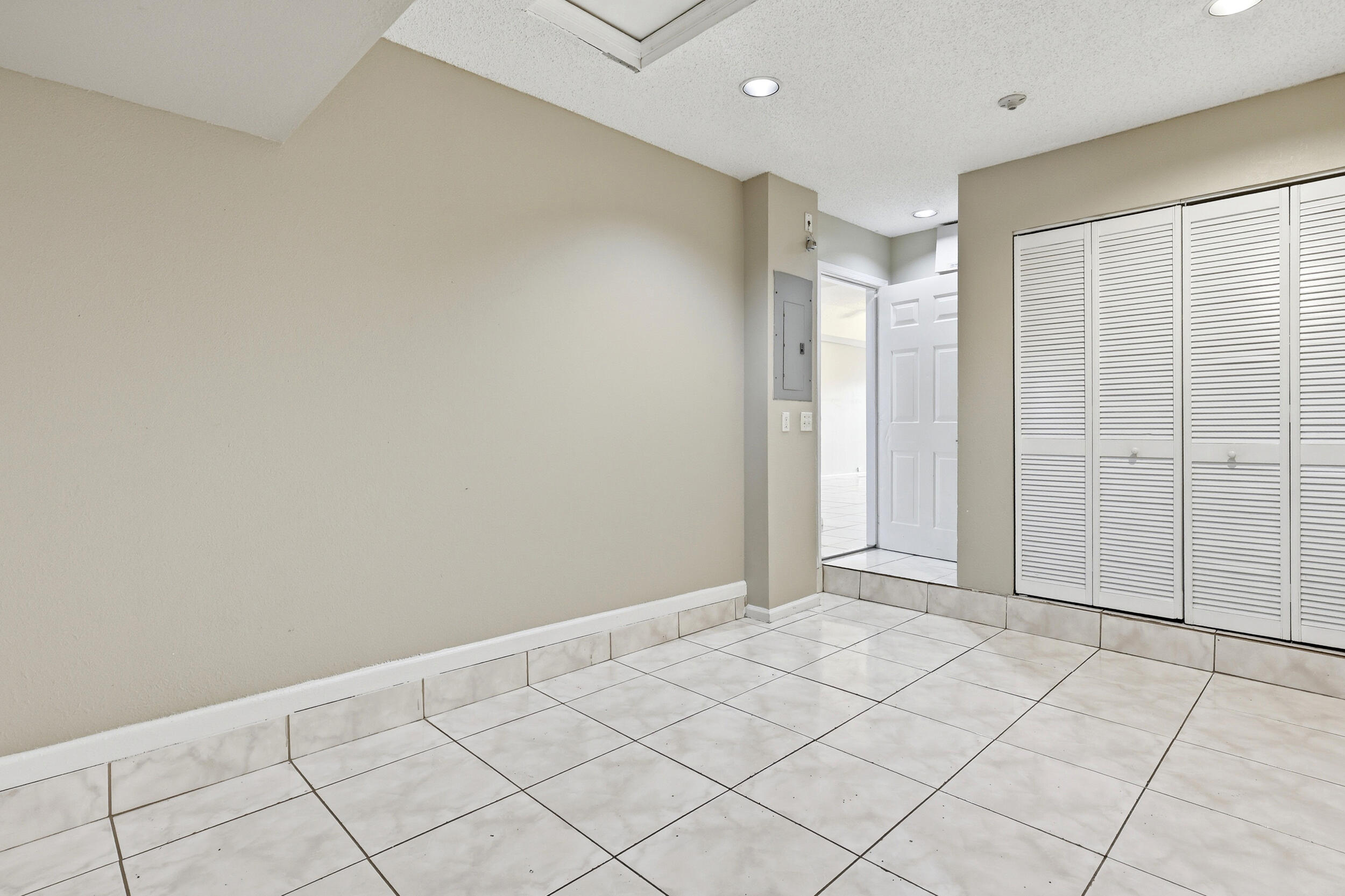 HOME DYNAMICS SUNRISE PLAT - Residential Lease
