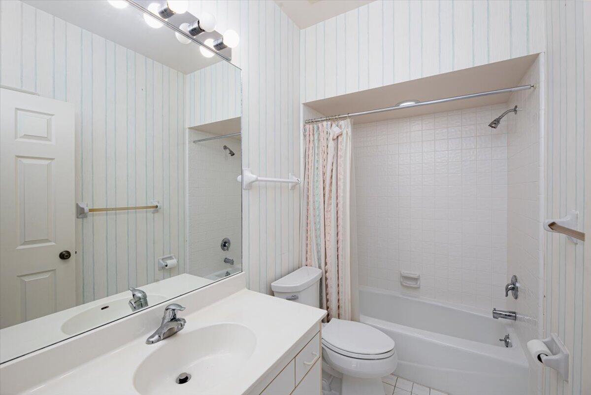 PINE CREEK TOWN HOMES PHASE II B - Residential