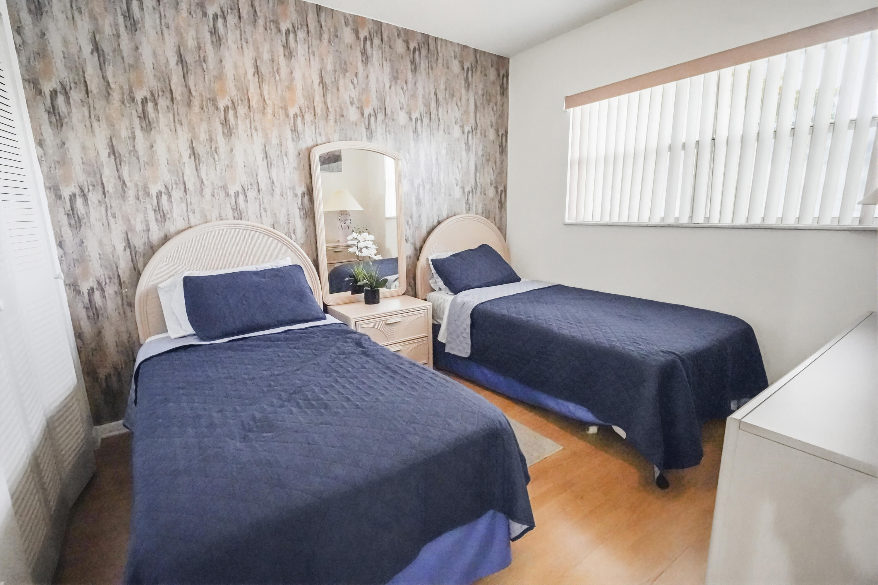 ROYAL PARK GARDENS I-C CONDO - Residential Lease