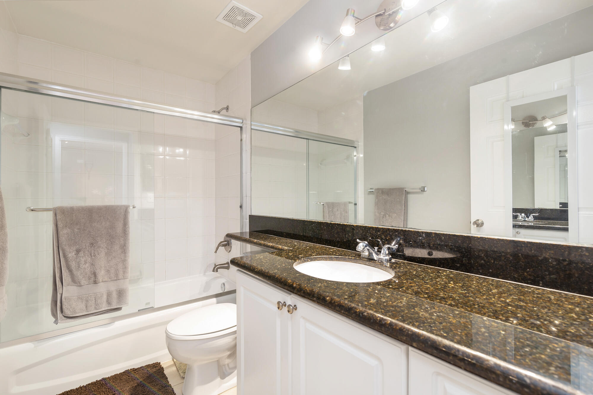 TOWER CONDO AT CITYPLACE - Residential