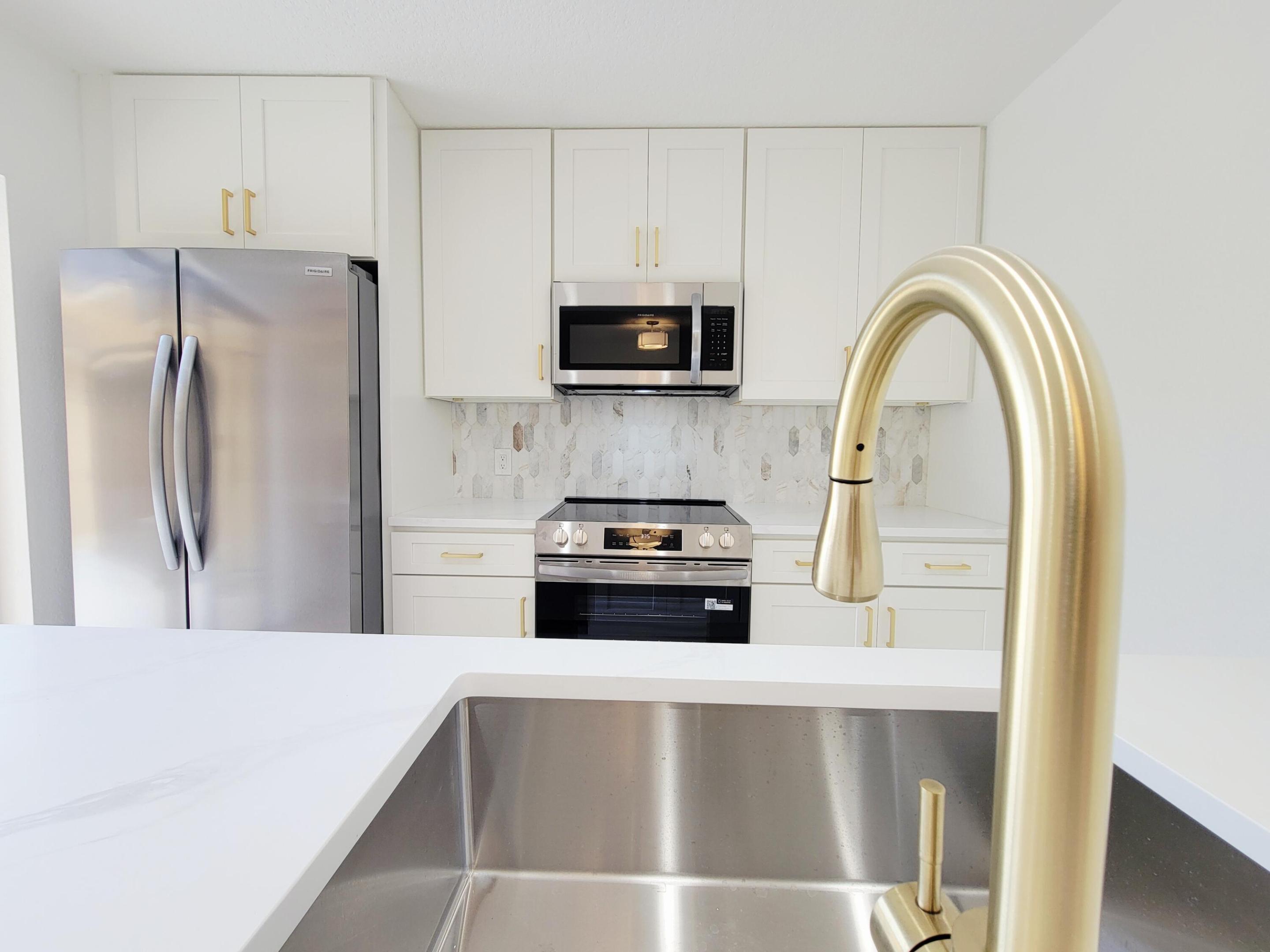 VILLAGE OF SANDALWOOD LAKES 1 - Residential