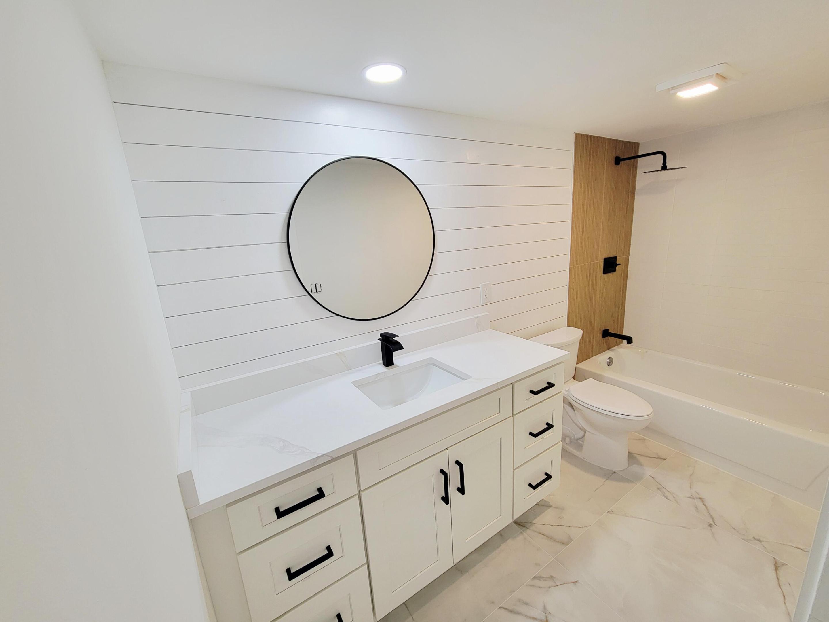 VILLAGE OF SANDALWOOD LAKES 1 - Residential