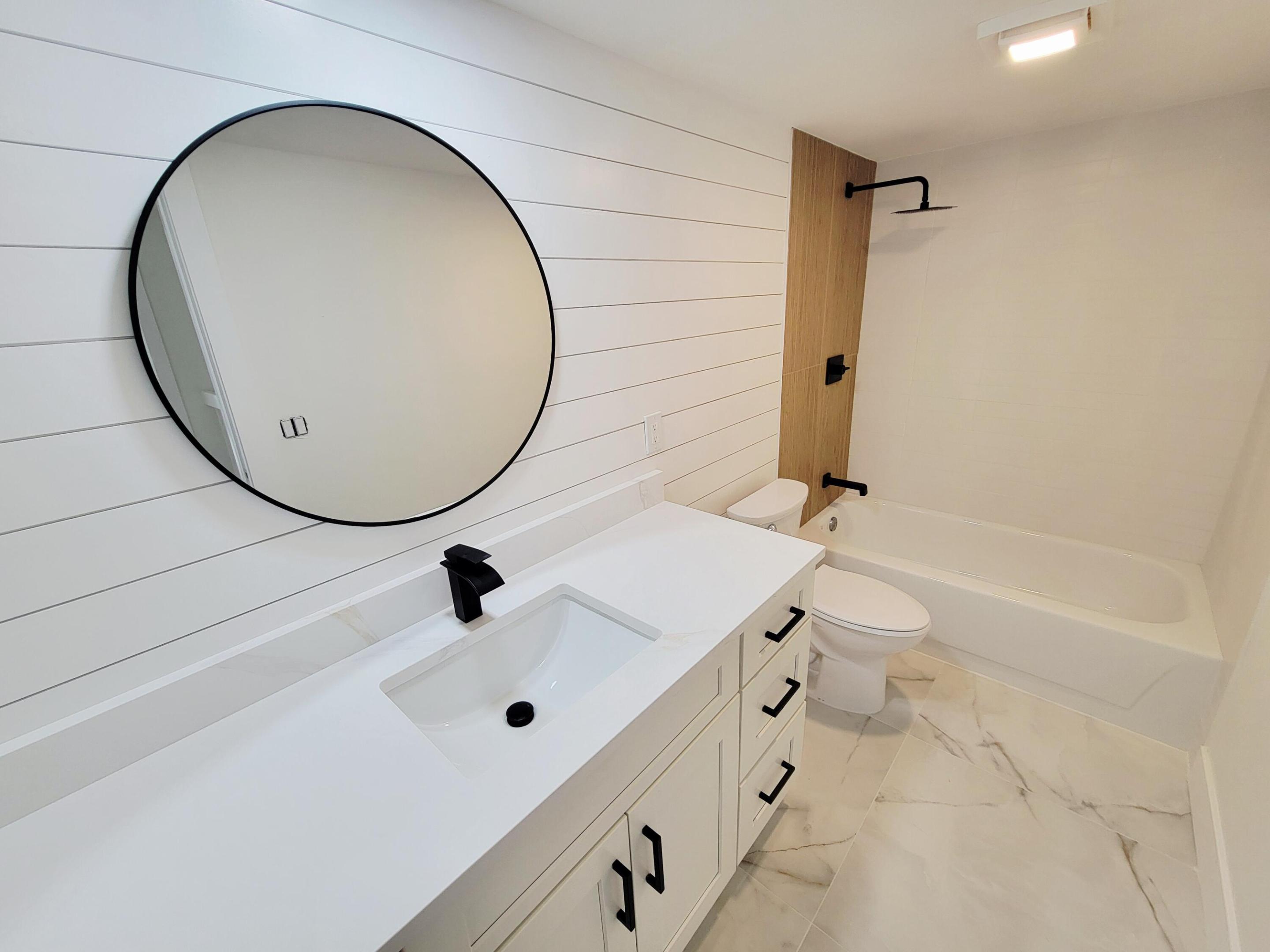 VILLAGE OF SANDALWOOD LAKES 1 - Residential