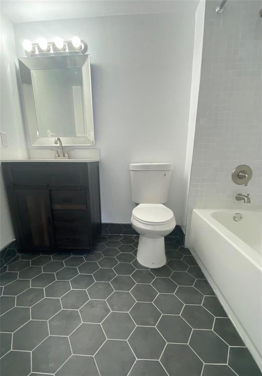 APPLEGREEN CONDO APTS 3 - Residential Lease